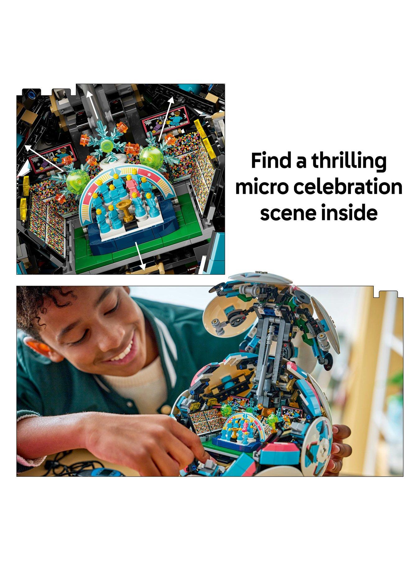 Image 5 of 8 of LEGO Football - 3D Display Model Building Kit 43019