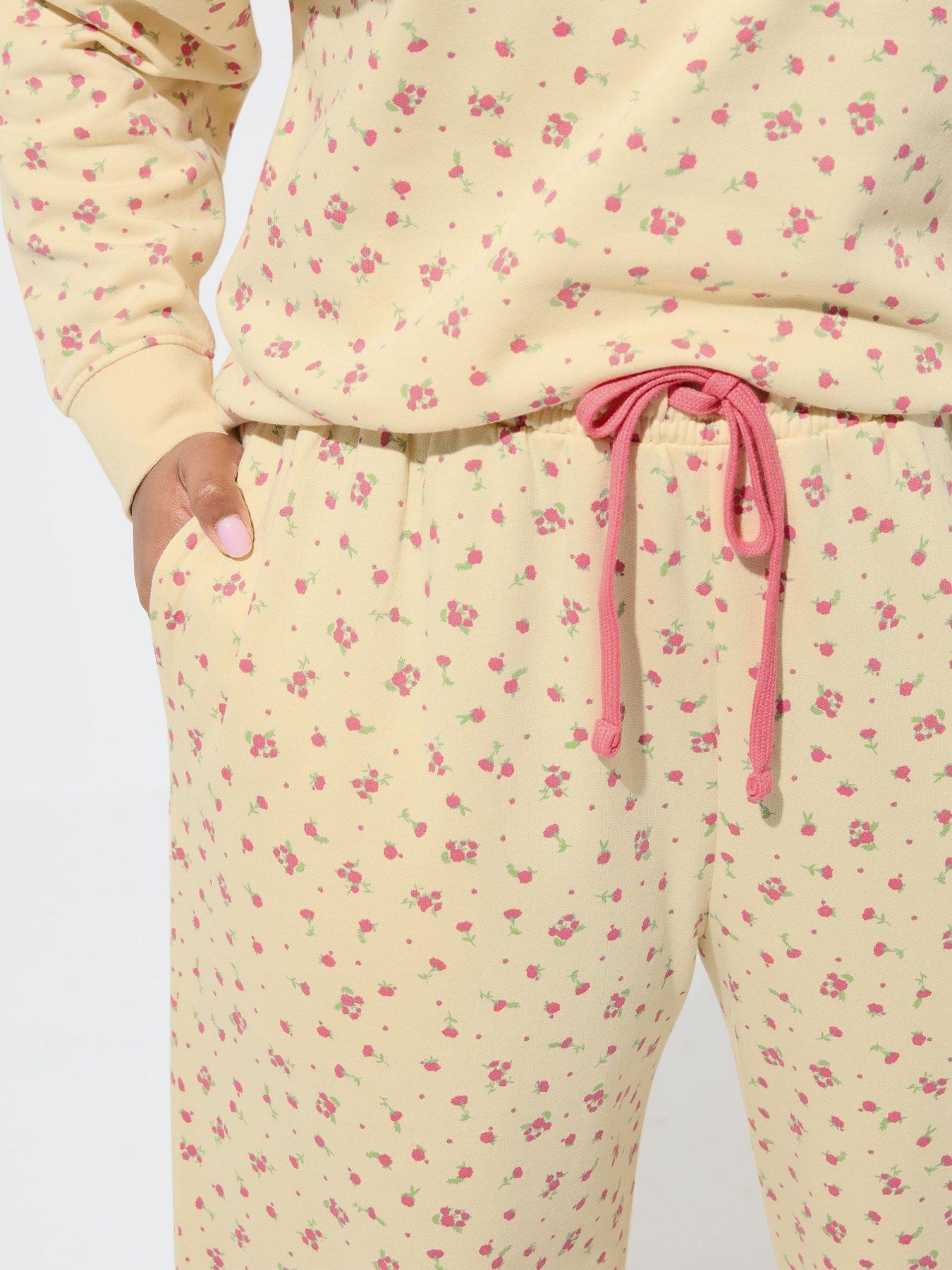 Image 4 of 5 of Yours Curve Ditsy Printed Joggers