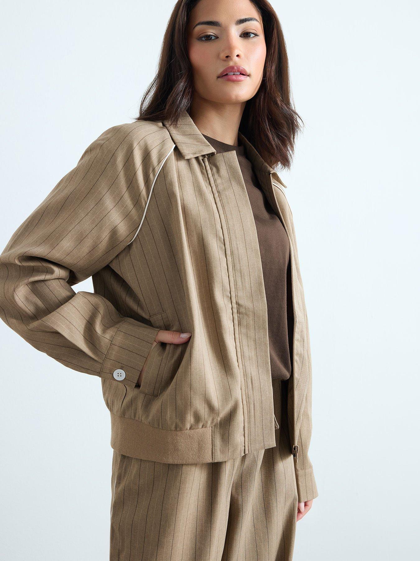 PixieGirl Petite Stripe Contrast Piping Jacket - Cream