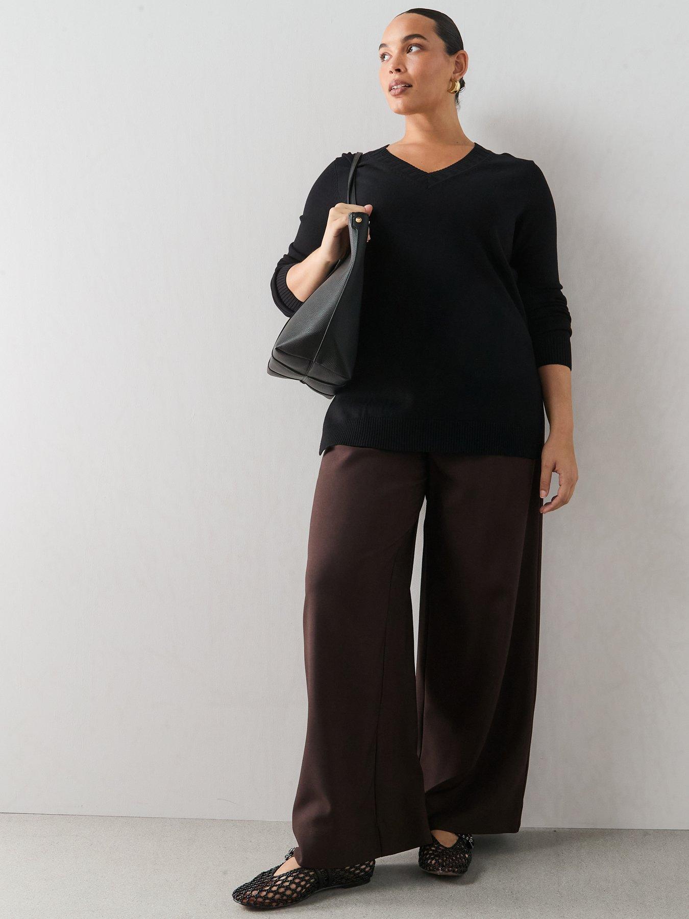 Image 3 of 6 of The Very Collection Curve Classic Comfort V Neck Longline Jumper