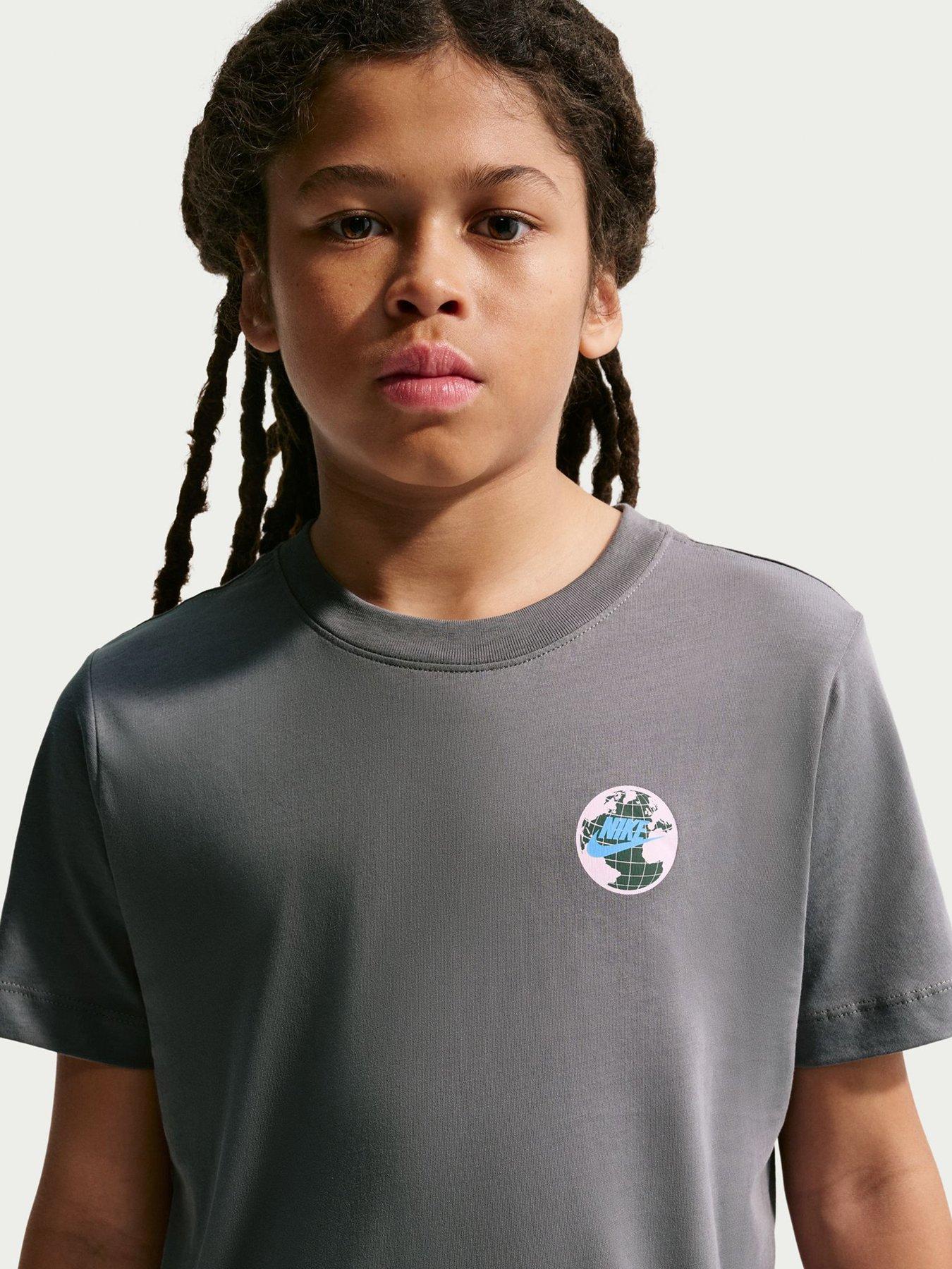 Nike Junior Boys Globe Back Graphic T-Shirt - Grey