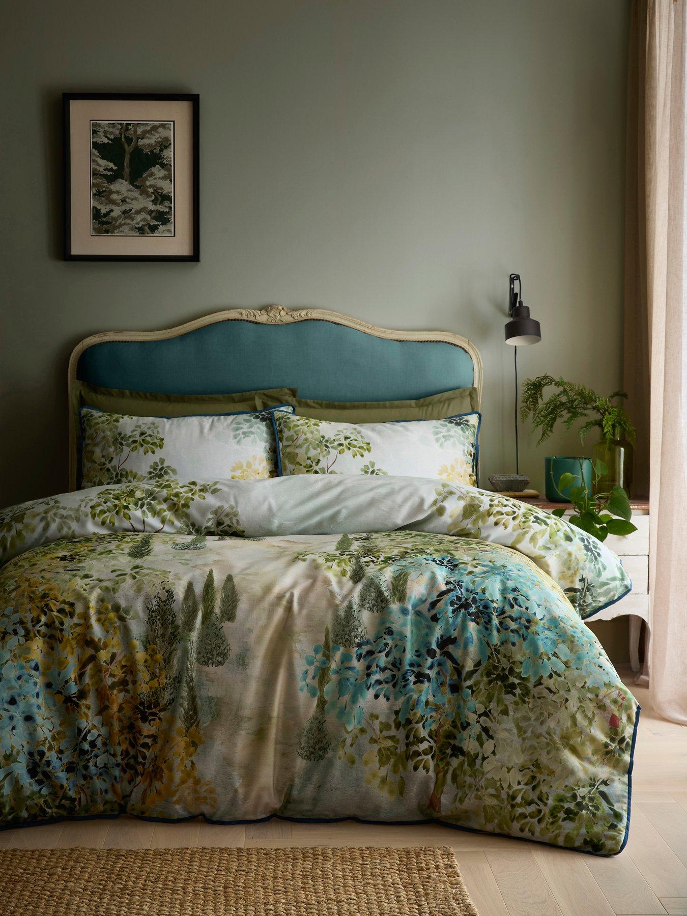 Image 1 of 5 of Soiree Hidden Garden Duvet Cover Set In Green Super-king
