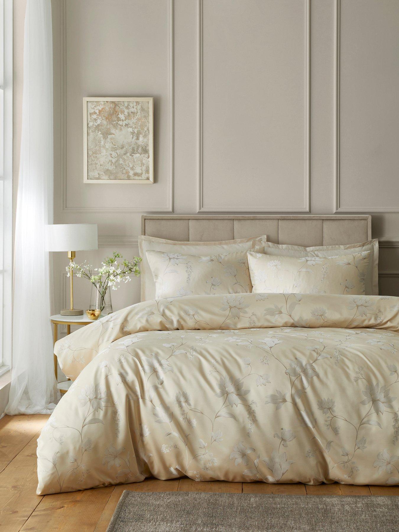 Image 1 of 4 of Soiree Lilly Floral Jacquard Duvet Cover Set In Champagne King