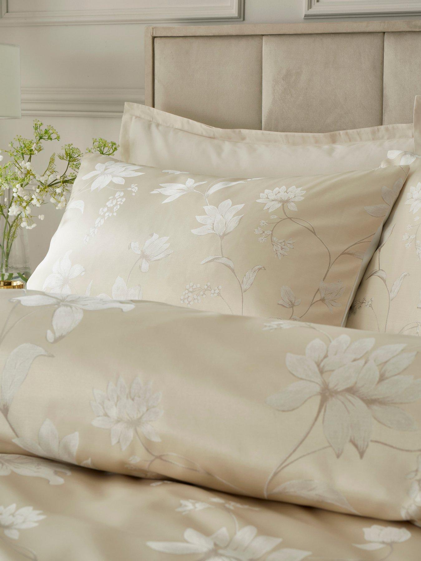 Image 3 of 4 of Soiree Lilly Floral Jacquard Duvet Cover Set In Champagne King