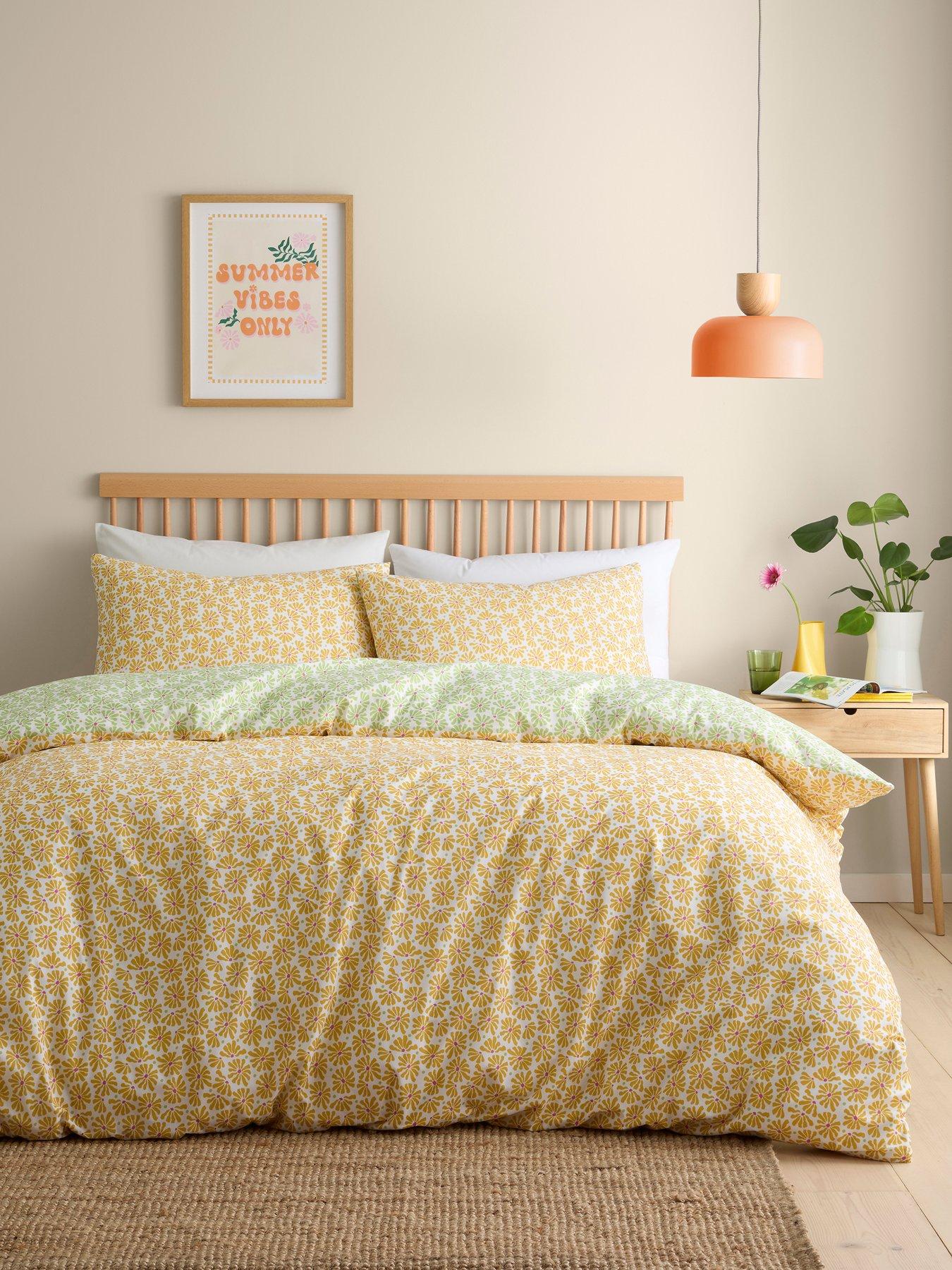 Fusion: Retro Daisy Floral Duvet Cover Set In Yellow King