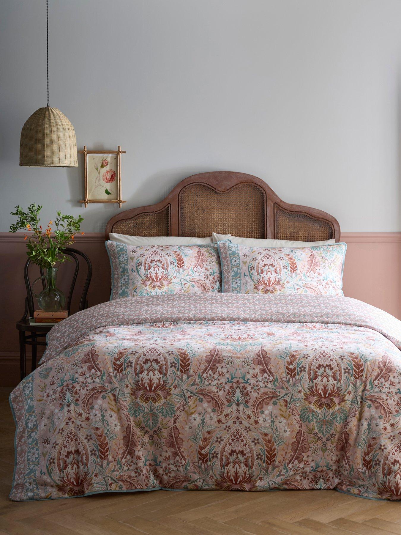 Appletree Floral Damask Duvet Cover Set In Multi