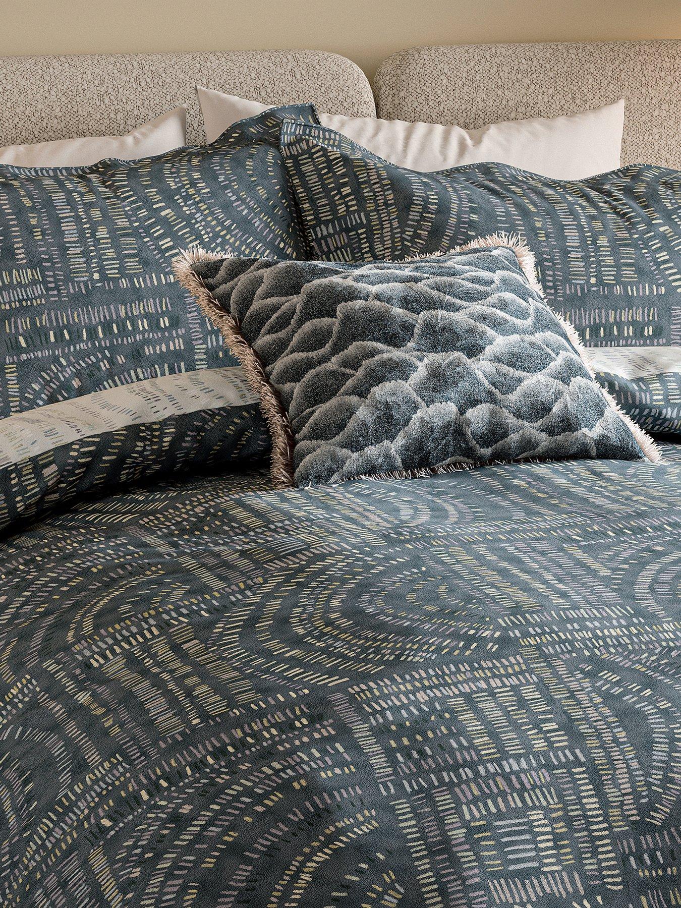 Harlequin Zuni Cushion 45x45 (cm) Sapphire