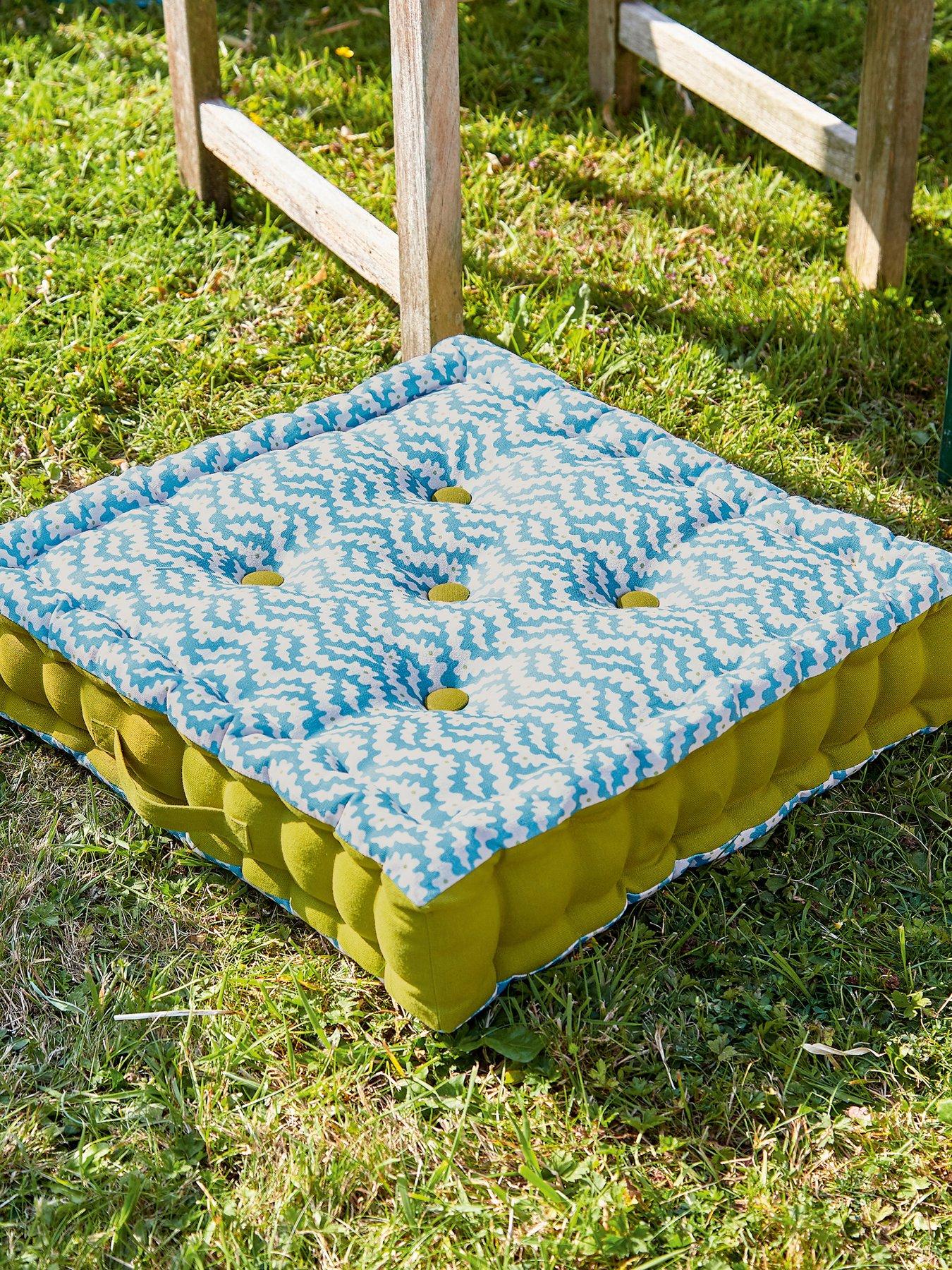 Land & Shore Sperrin Outdoor Cushions 45X45Cm Green
