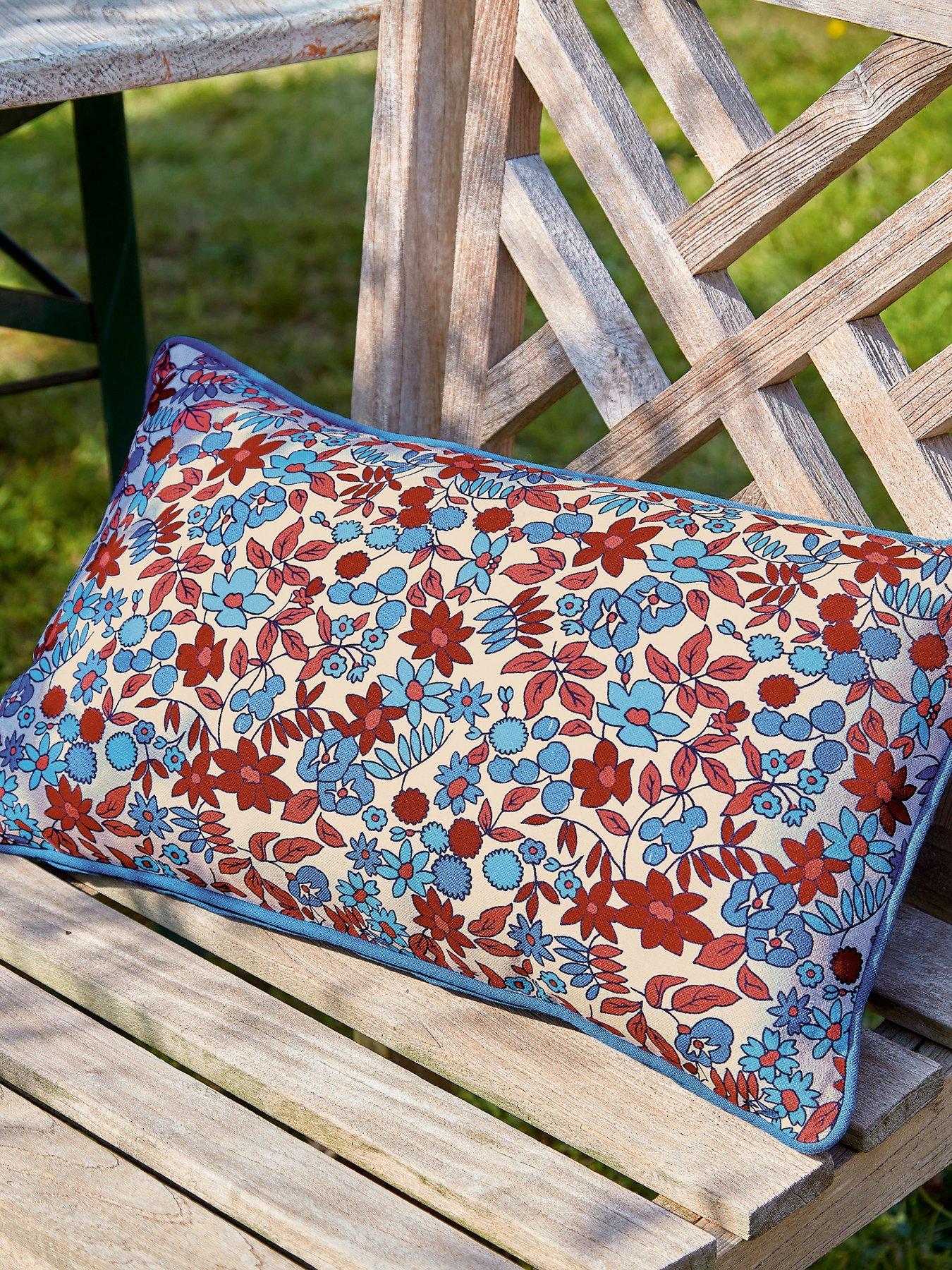Land & Shore Yarrow Outdoor Cushions 50X30Cm Blue / Red