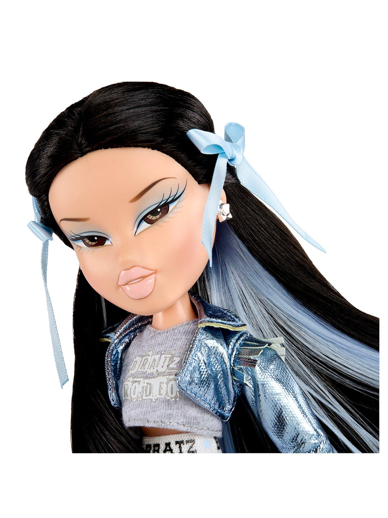 Image 2 of 7 of Bratz Pop Starz Doll - Jade