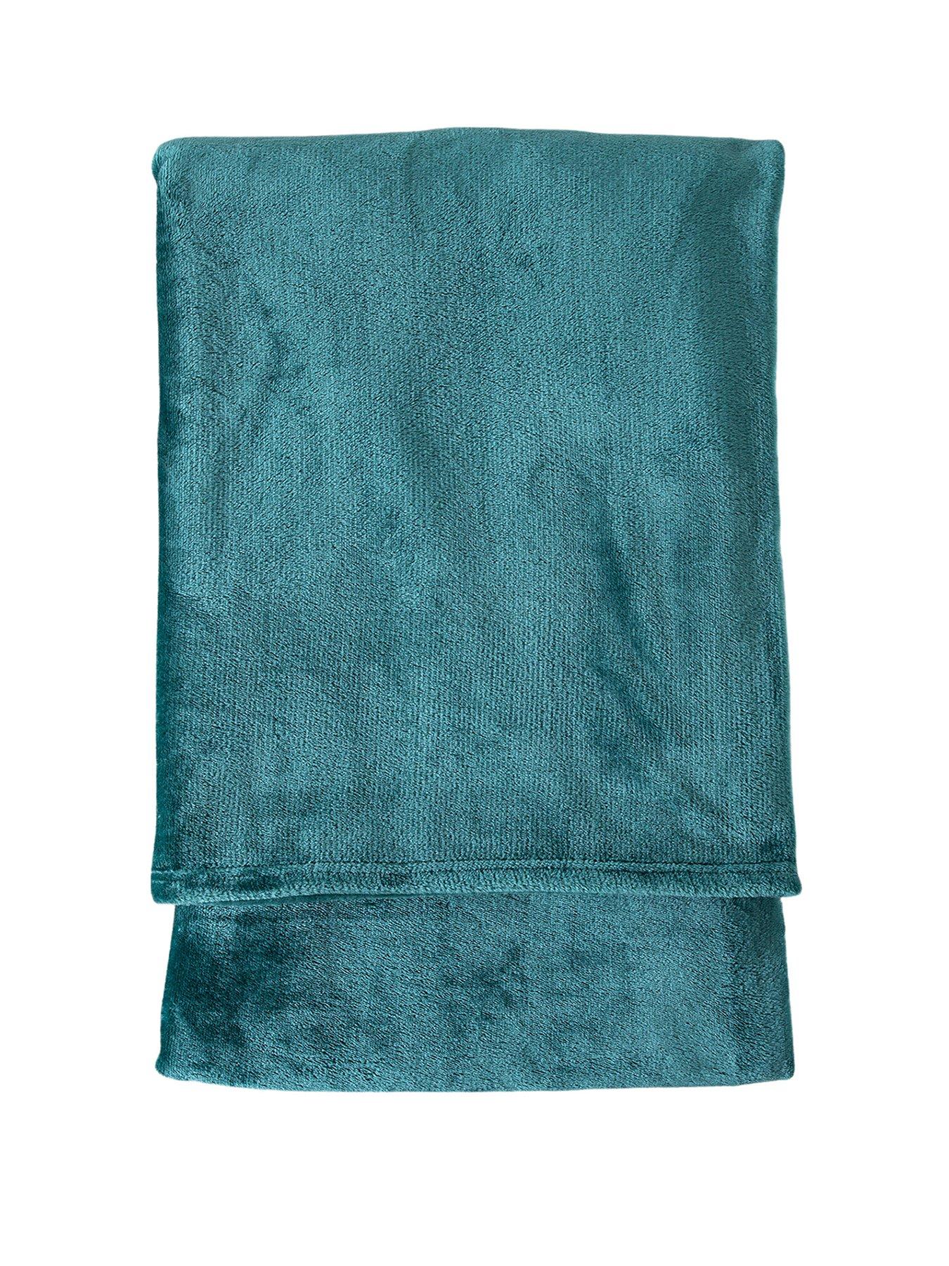 Gallery Rolled Flannel Fleece Teal 1400x1800mm