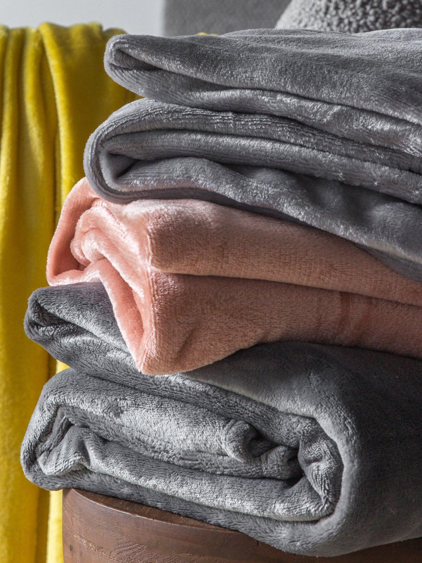 Gallery Rolled Flannel Fleece Silver 1400x1800mm