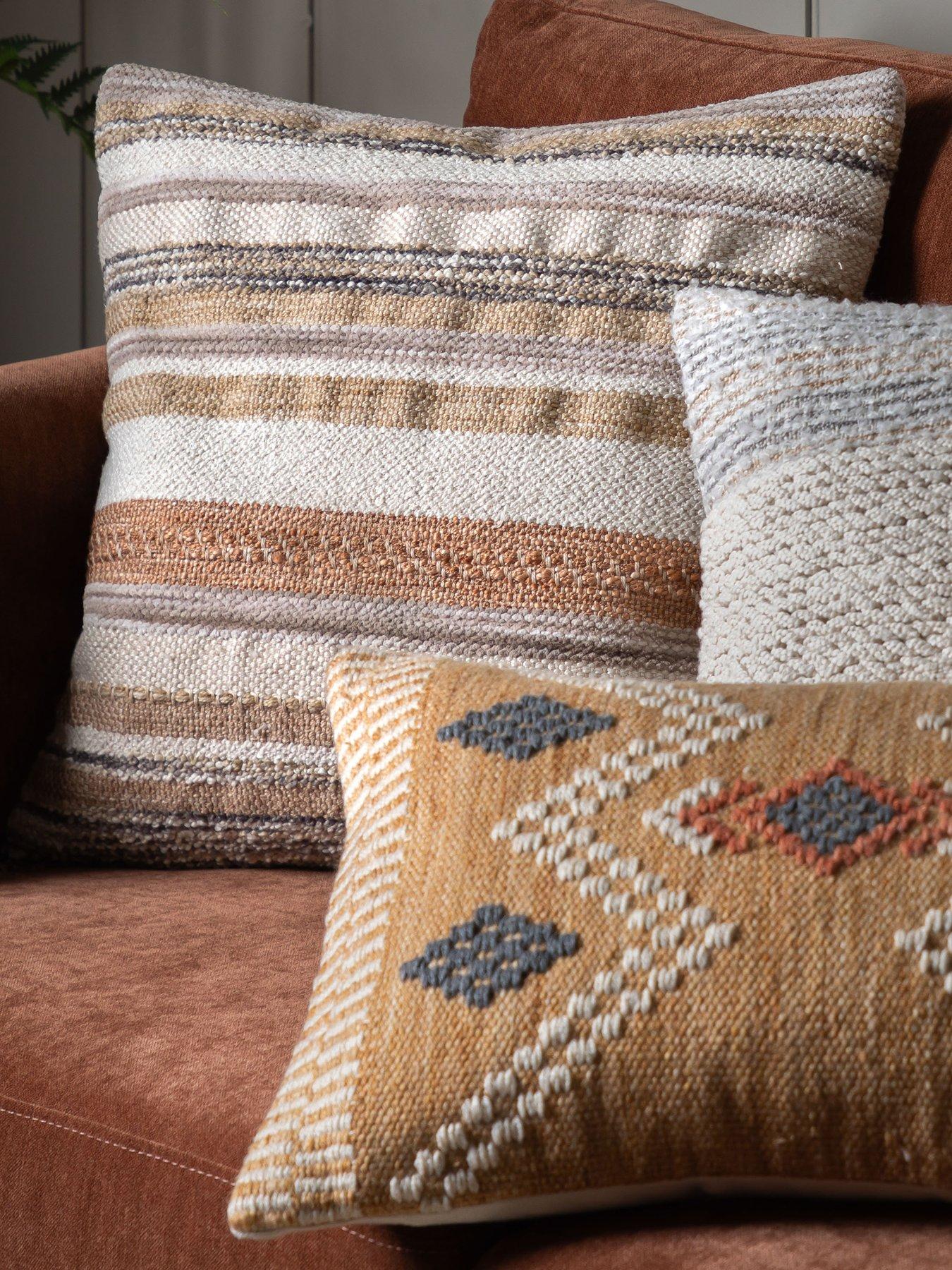 gallery-horizontal-stripe-cushion-450x450mm