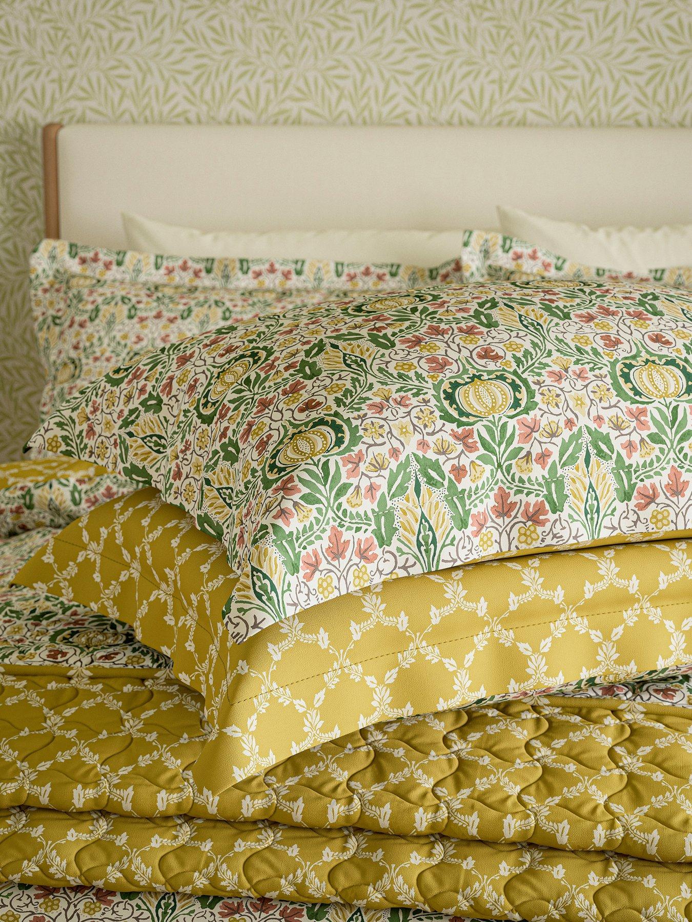 Image 4 of 4 of Morris & Co Little Chintz Cover Set Green