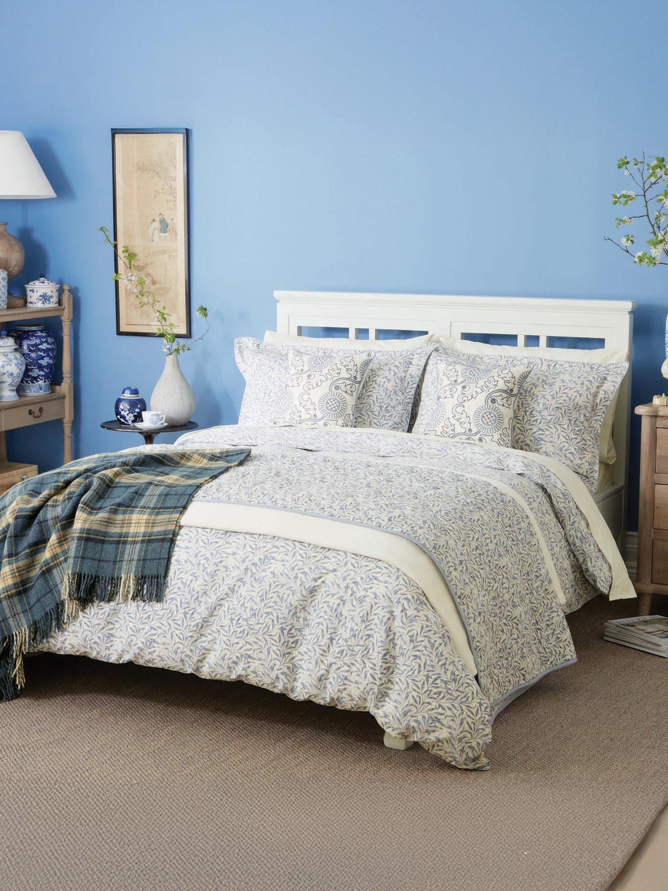 Image 4 of 5 of Morris & Co Willow Bough Cover Set China Blue