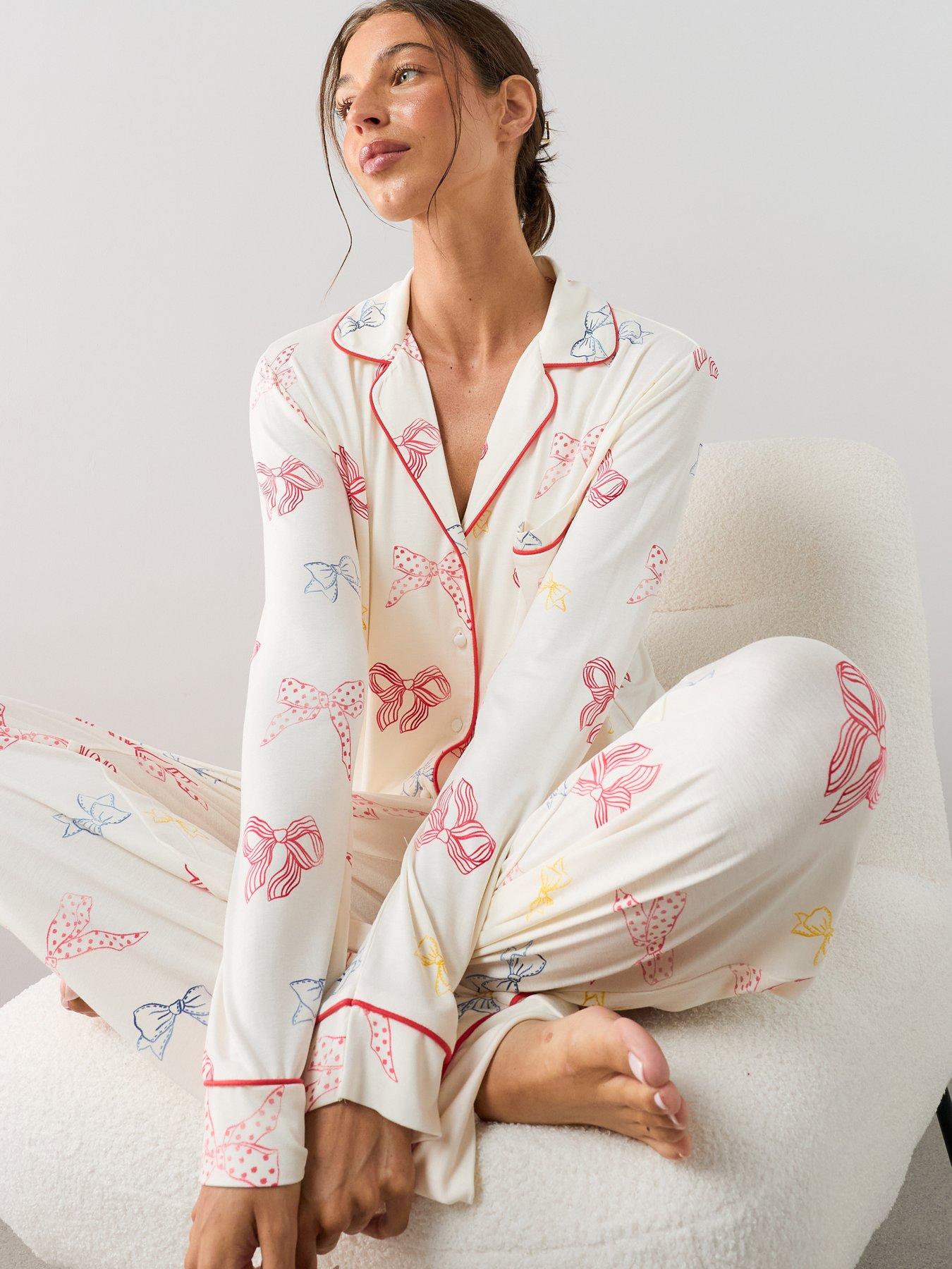 Image 4 of 7 of The Very Collection Jersey Revere Bow Print Pyjama Set - Cream