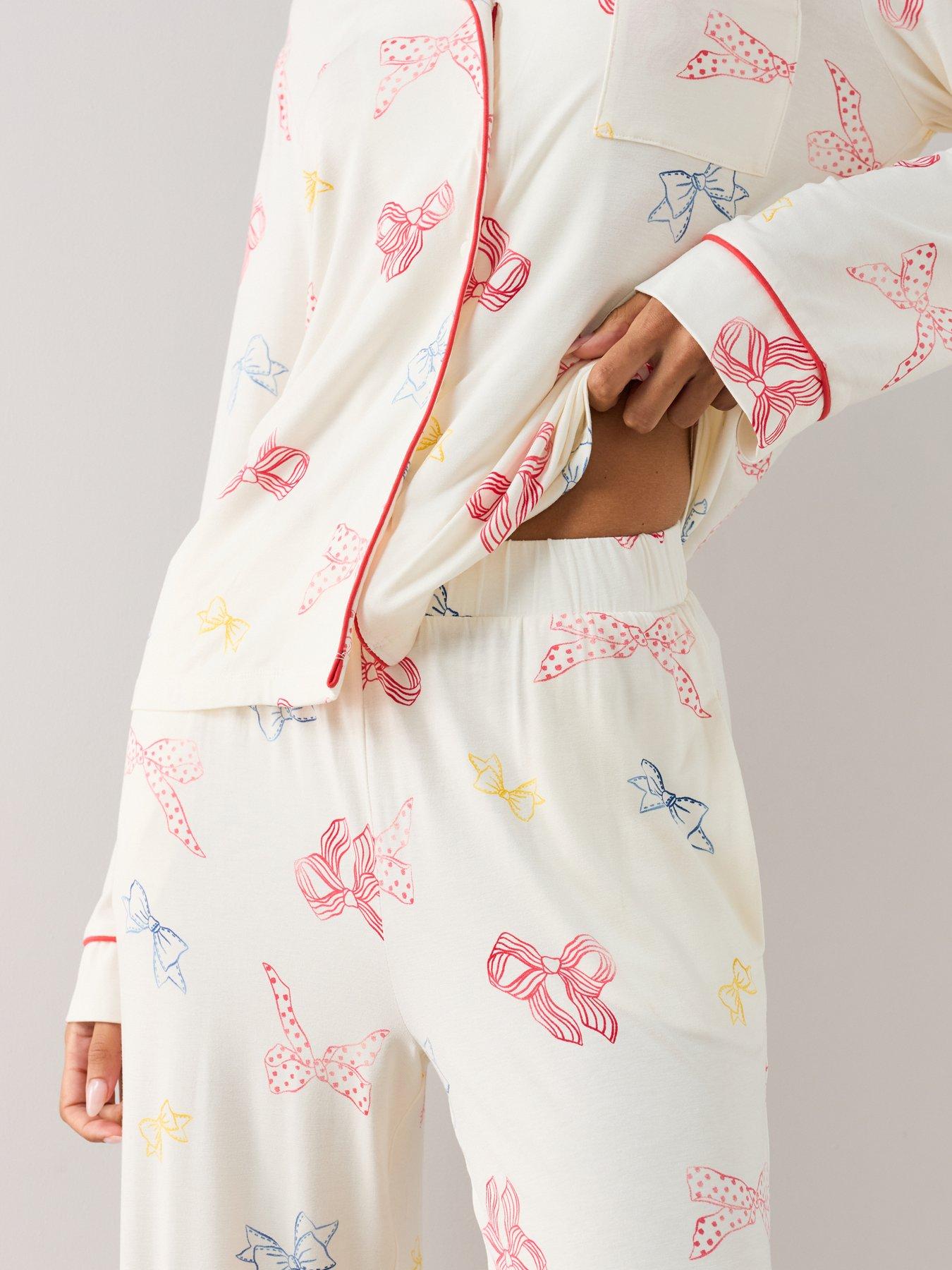 Image 6 of 7 of The Very Collection Jersey Revere Bow Print Pyjama Set - Cream