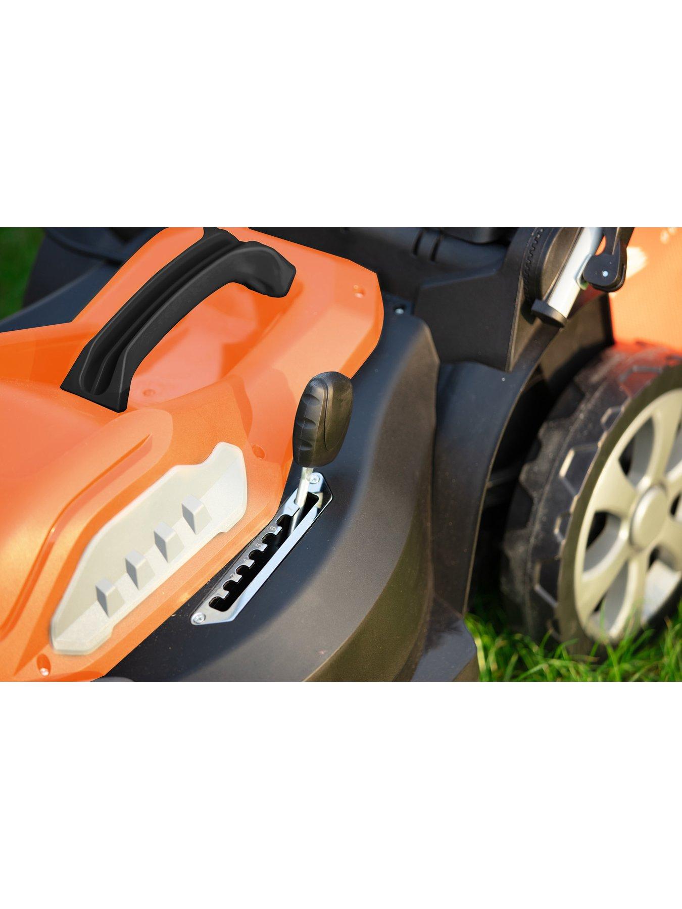 Image 5 of 7 of Yard Force 1800W 44cm Electric Lawnmower