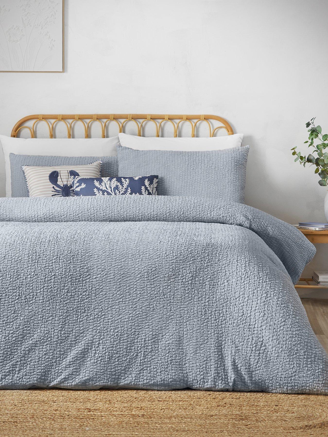 Catherine Lansfield Crinkle Seersucker Duvet Set