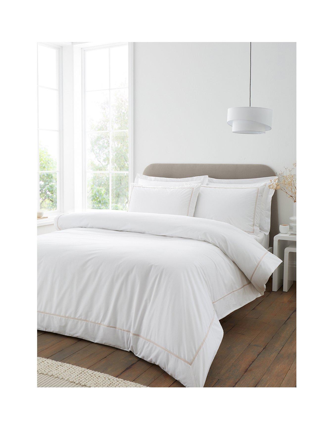 Image 1 of 1 of Bianca Contrast Trim 100% Cotton Duvet Set