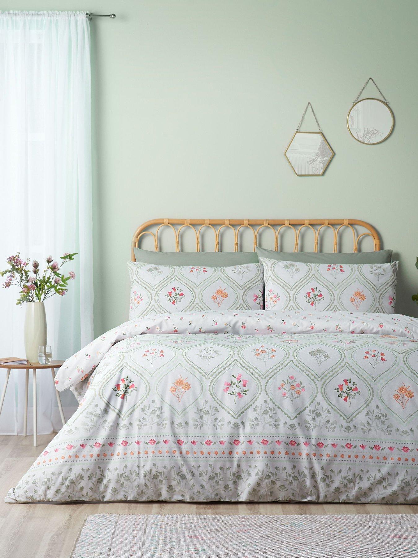Catherine Lansfield Cameo Floral Duvet Set Soft Green