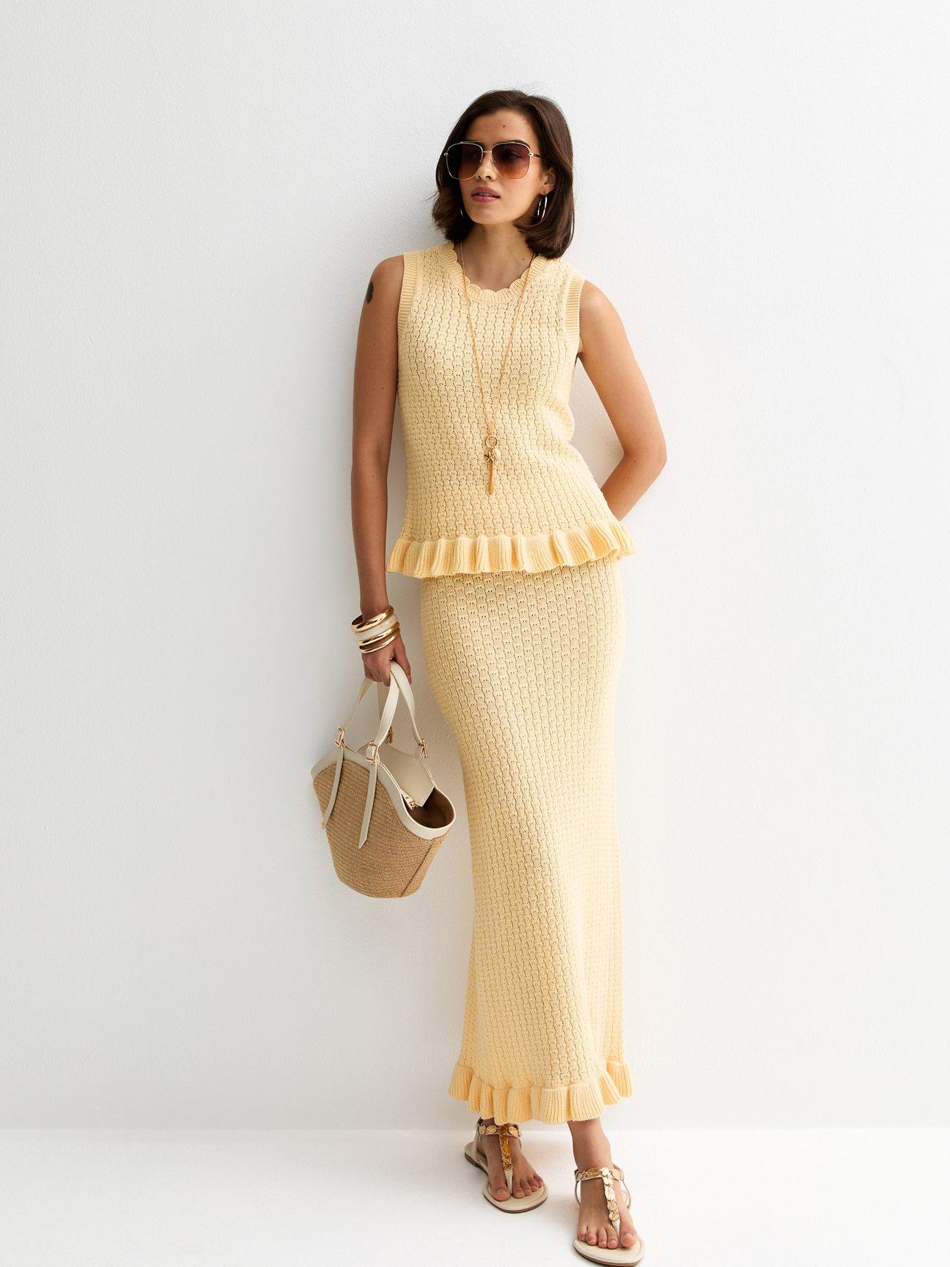 Image 2 of 5 of New Look Woven Trapeze Handbag - Stone