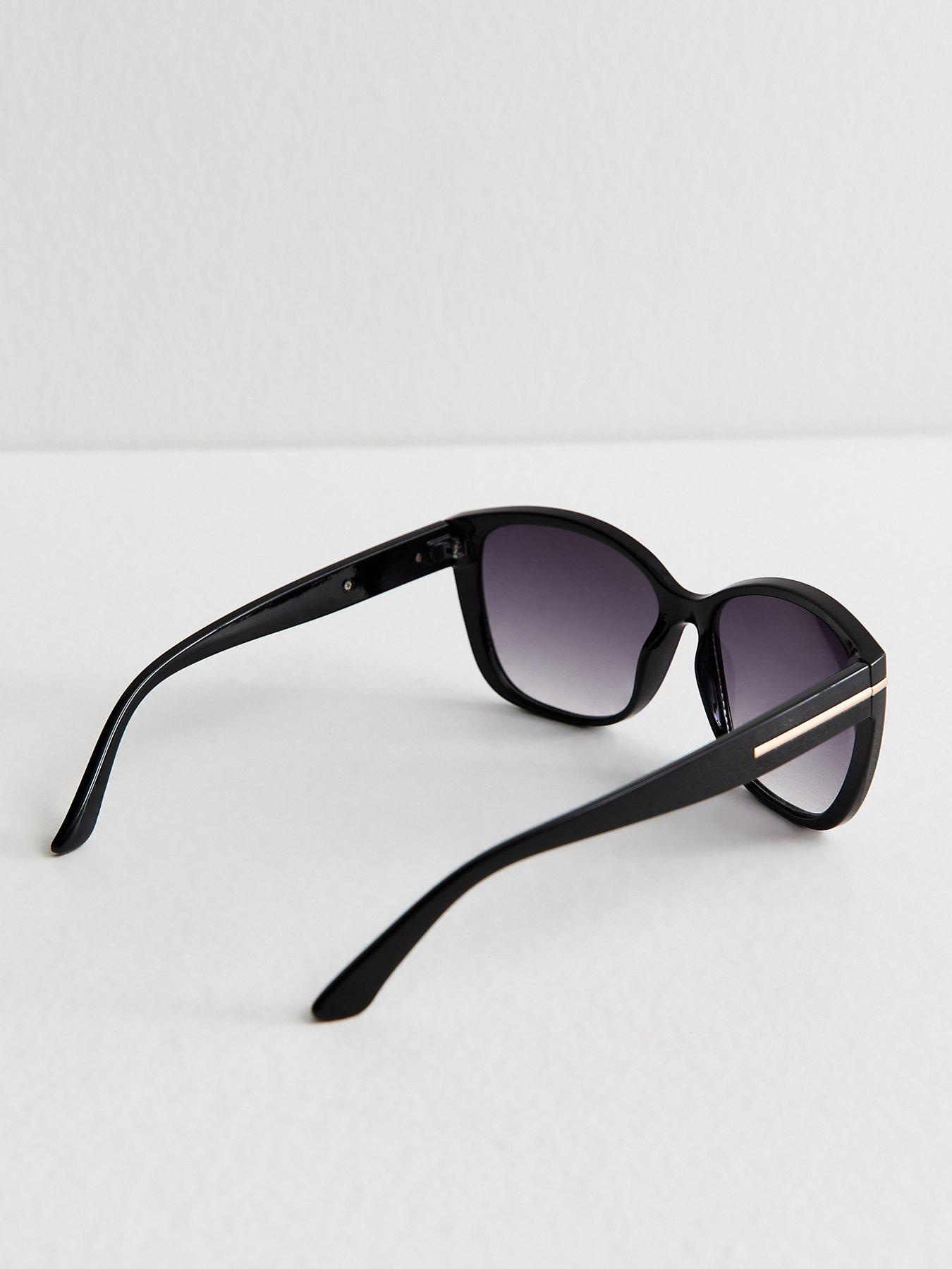 Image 3 of 4 of New Look Round Sunglasses - Black