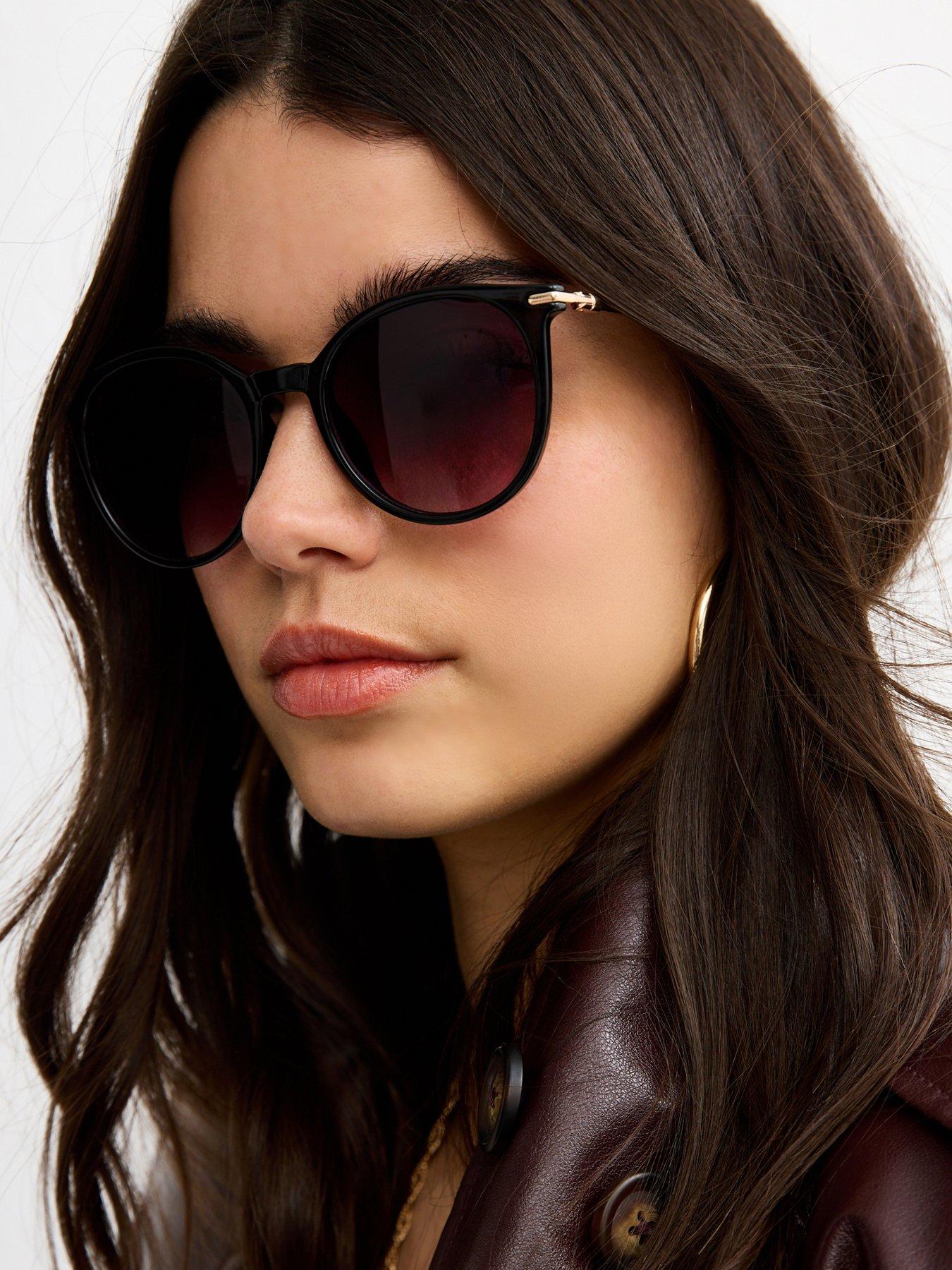 Image 2 of 4 of New Look Round Frame Sunglasses - Black