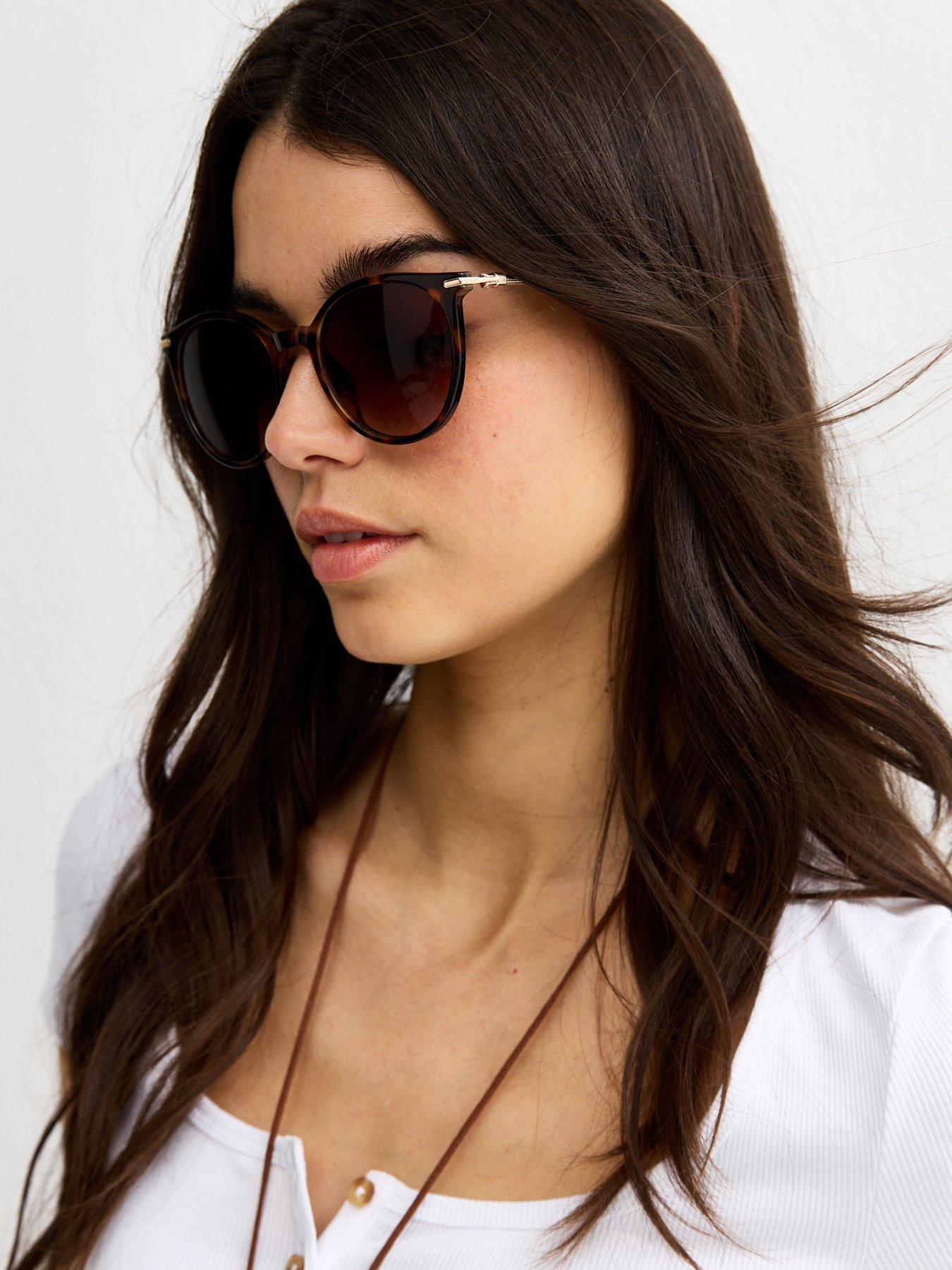 Image 2 of 4 of New Look Speckled Round Frame Sunglasses - Dark Brown