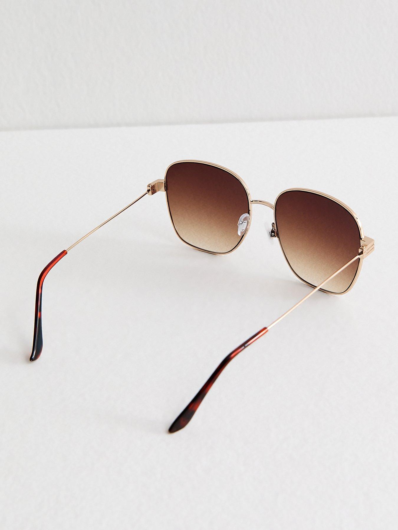 Image 3 of 4 of New Look Brown Oversized Round Sunglasses - Gold
