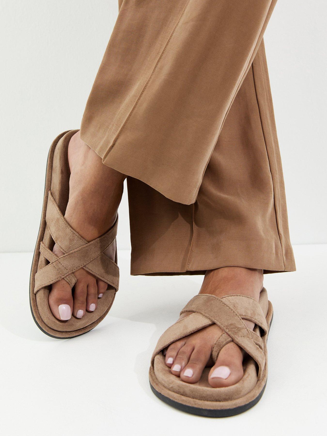 New Look Faux Suede Toe Loop Flat Sandals - Light Brown