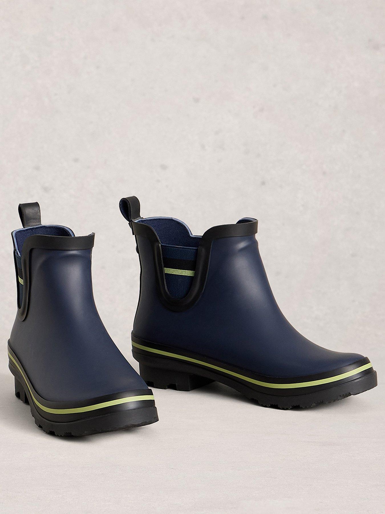 Image 2 of 4 of White Stuff Puddle Wellie Boots - Navy