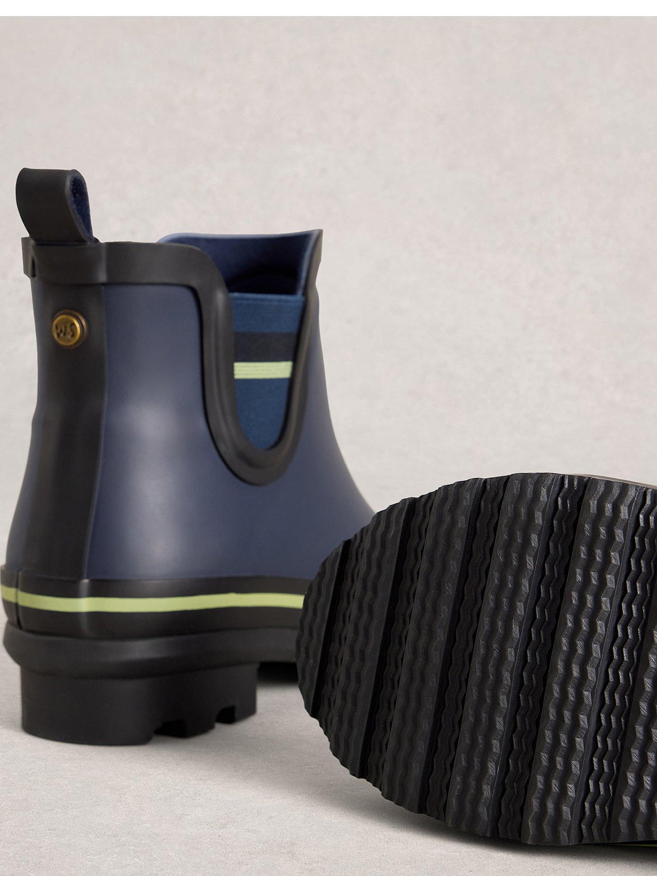 Image 4 of 4 of White Stuff Puddle Wellie Boots - Navy