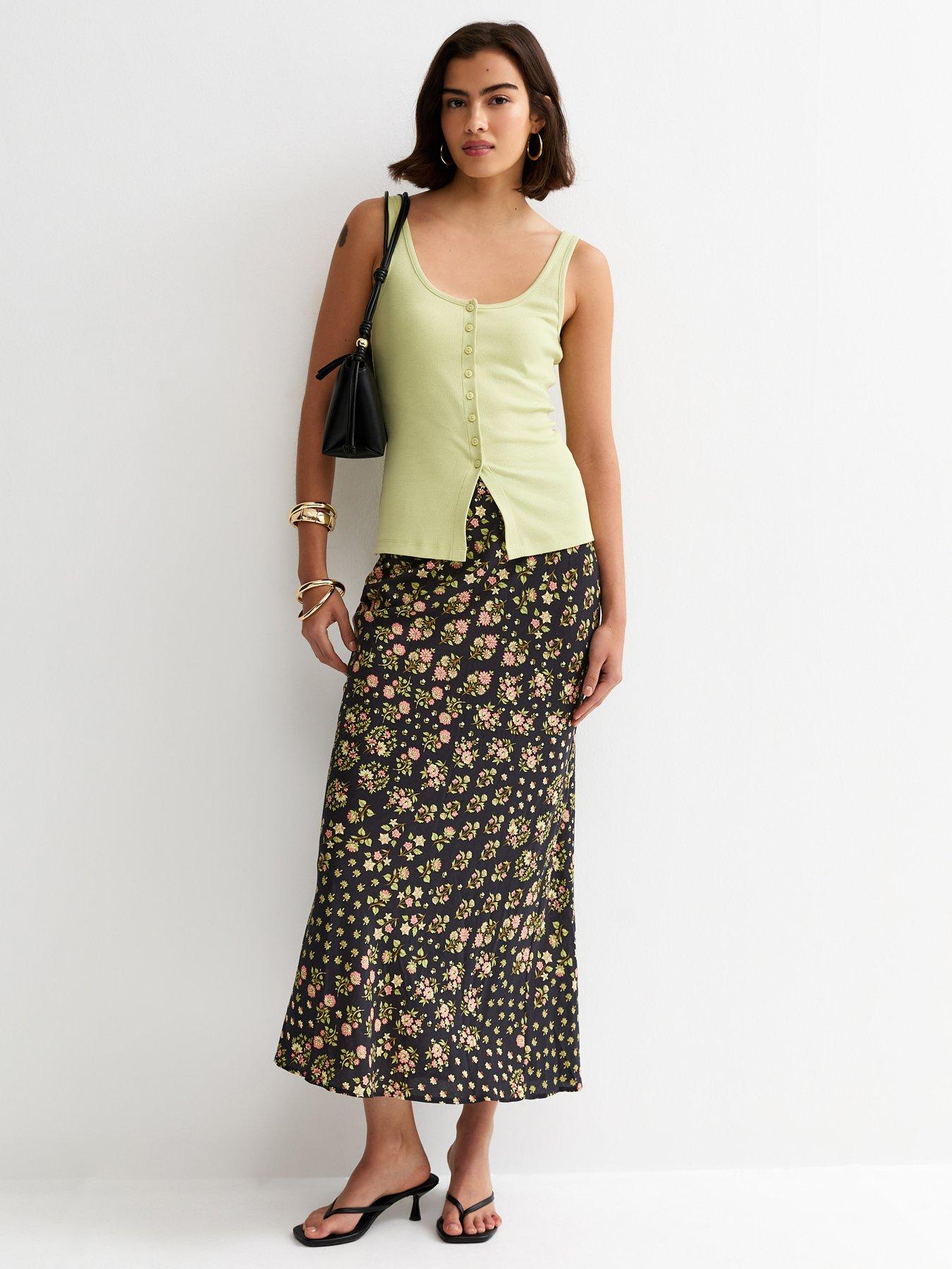 Image 3 of 5 of New Look Floral Bias Cut Midi Skirt - Black