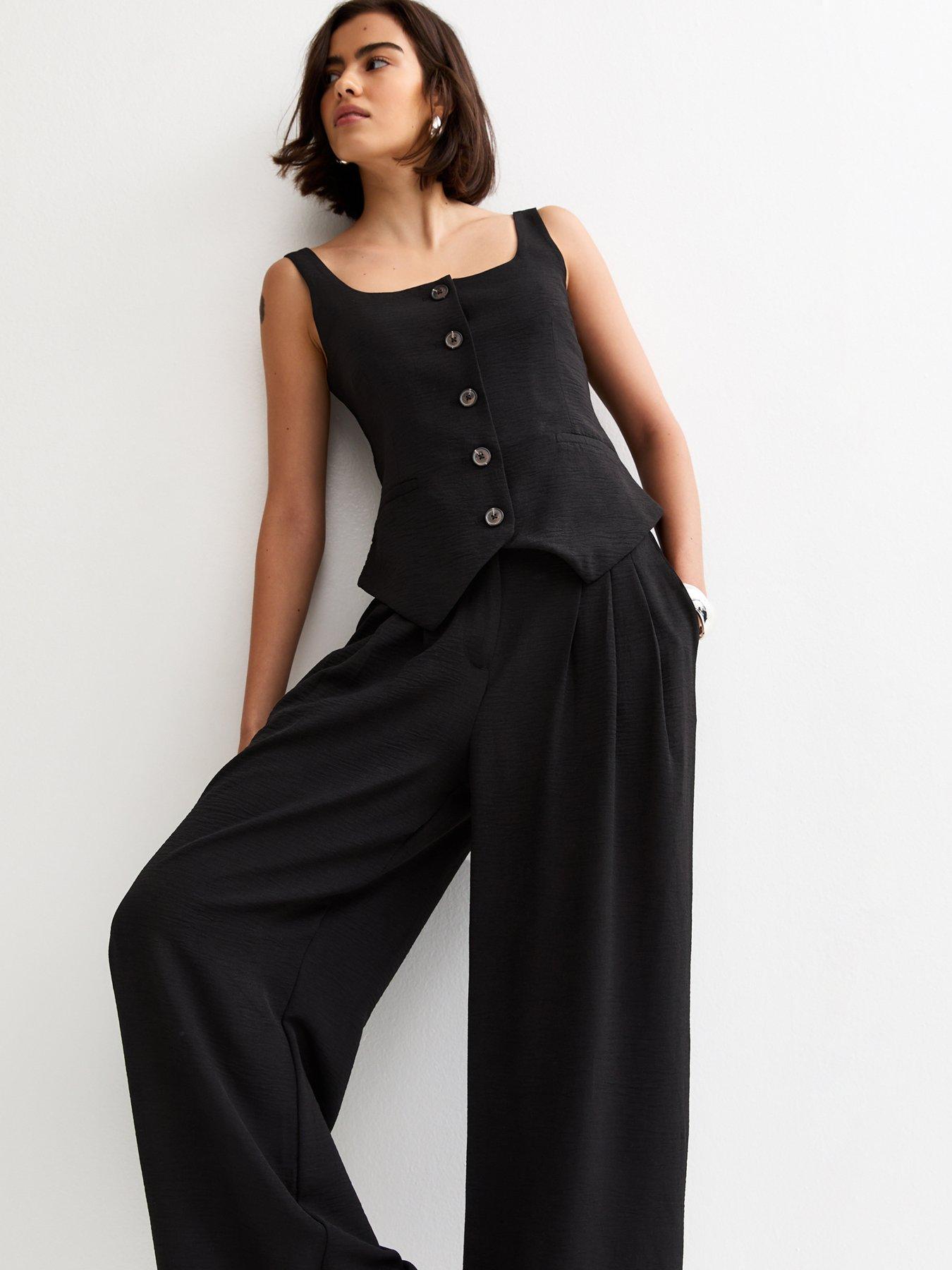 Image 3 of 5 of New Look Wide Leg Pleated Trousers - Black
