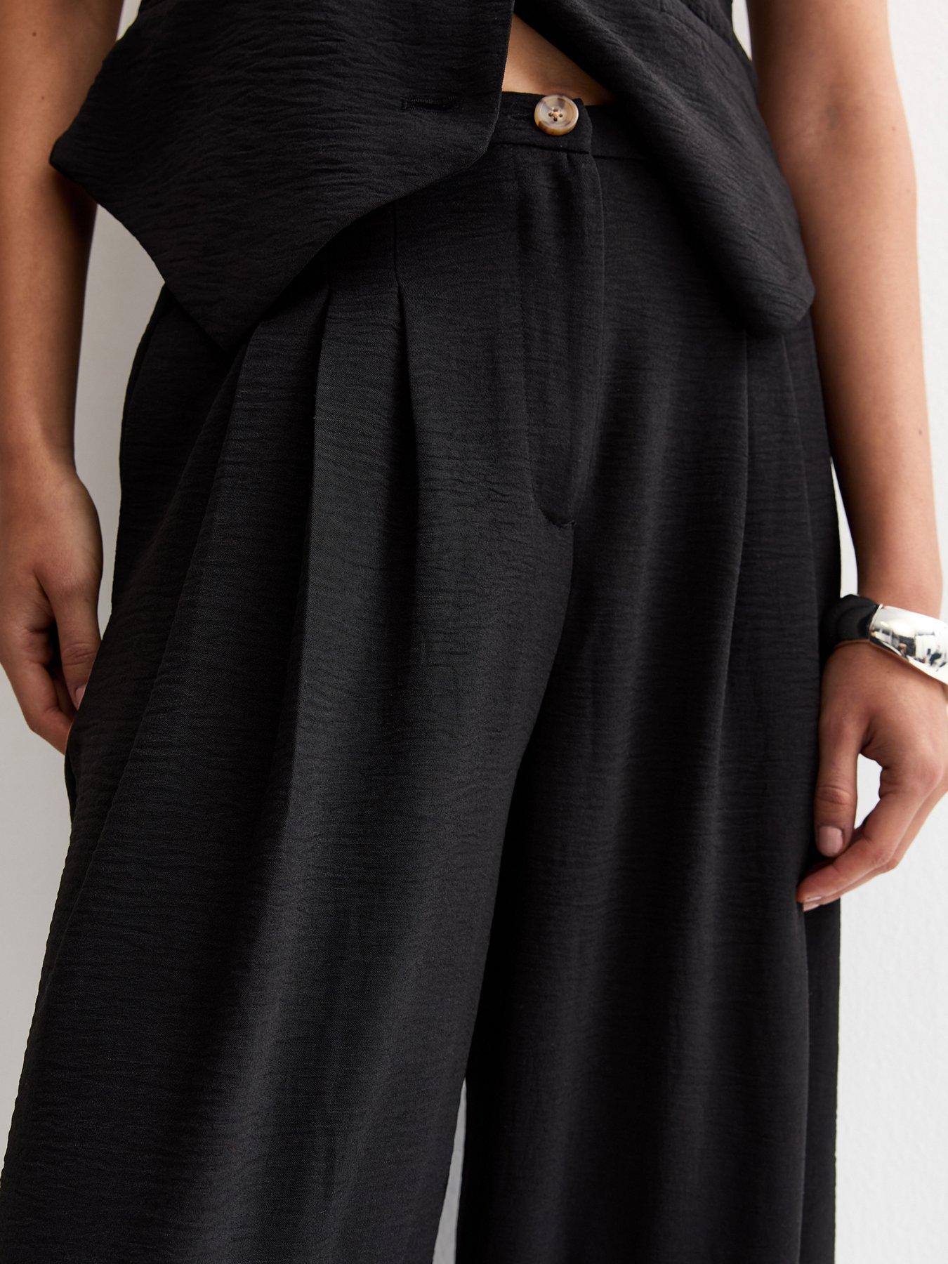 Image 4 of 5 of New Look Wide Leg Pleated Trousers - Black