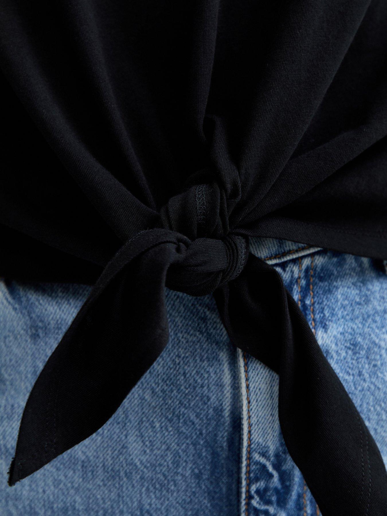 Image 5 of 5 of New Look Tie Front T-Shirt - Black