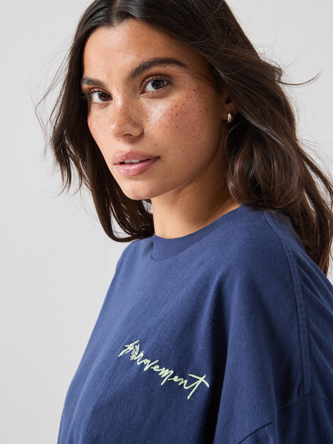 Image 5 of 6 of FP Movement Womens Training Logo Tackle T-Shirt - Navy
