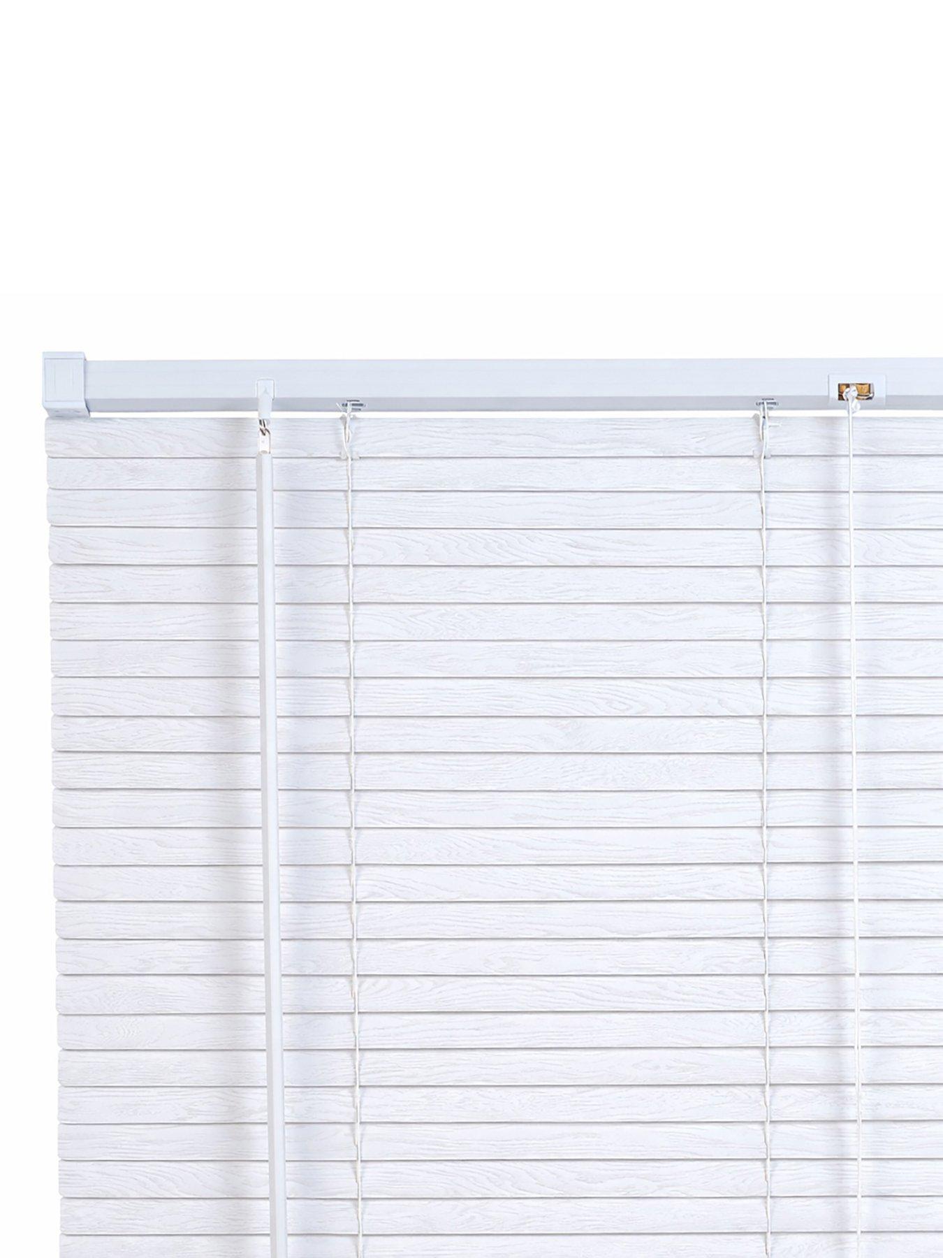 The Very Collection Venetian Blind 90x160 Textured Wood Effect Pvc