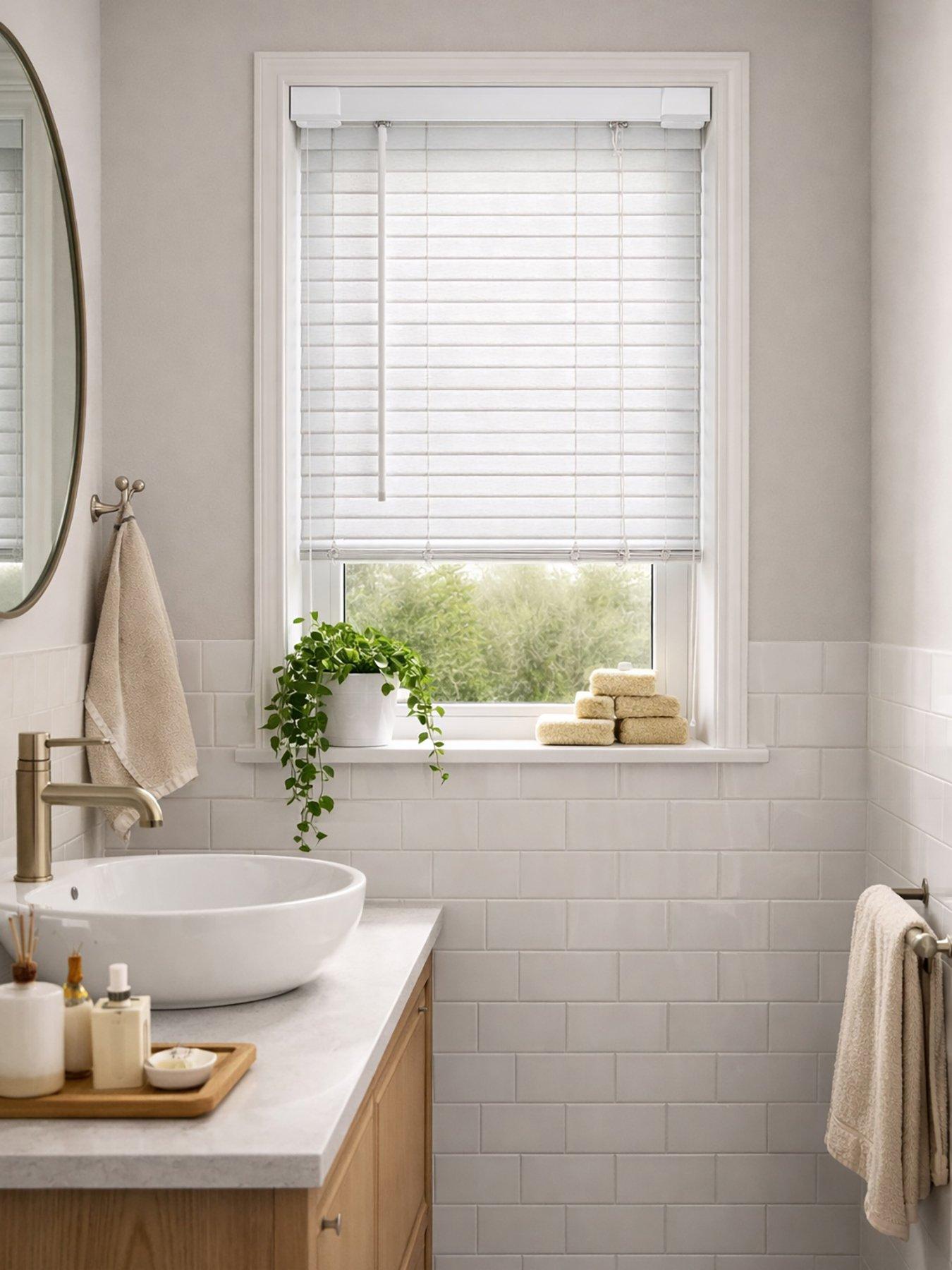 Image 5 of 6 of The Very Collection Venetian Blind 90x160 Textured Wood Effect Pvc