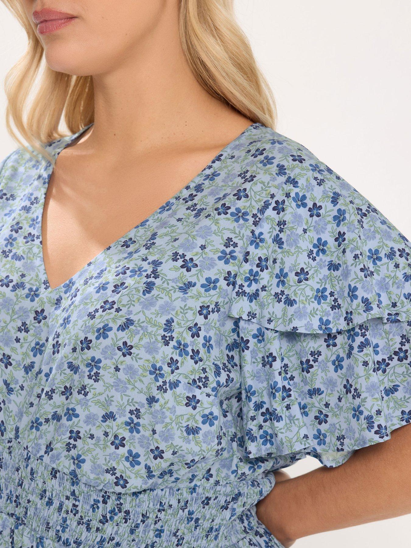Image 4 of 5 of Yours Curve Ditsy Flutter Sleeve Top