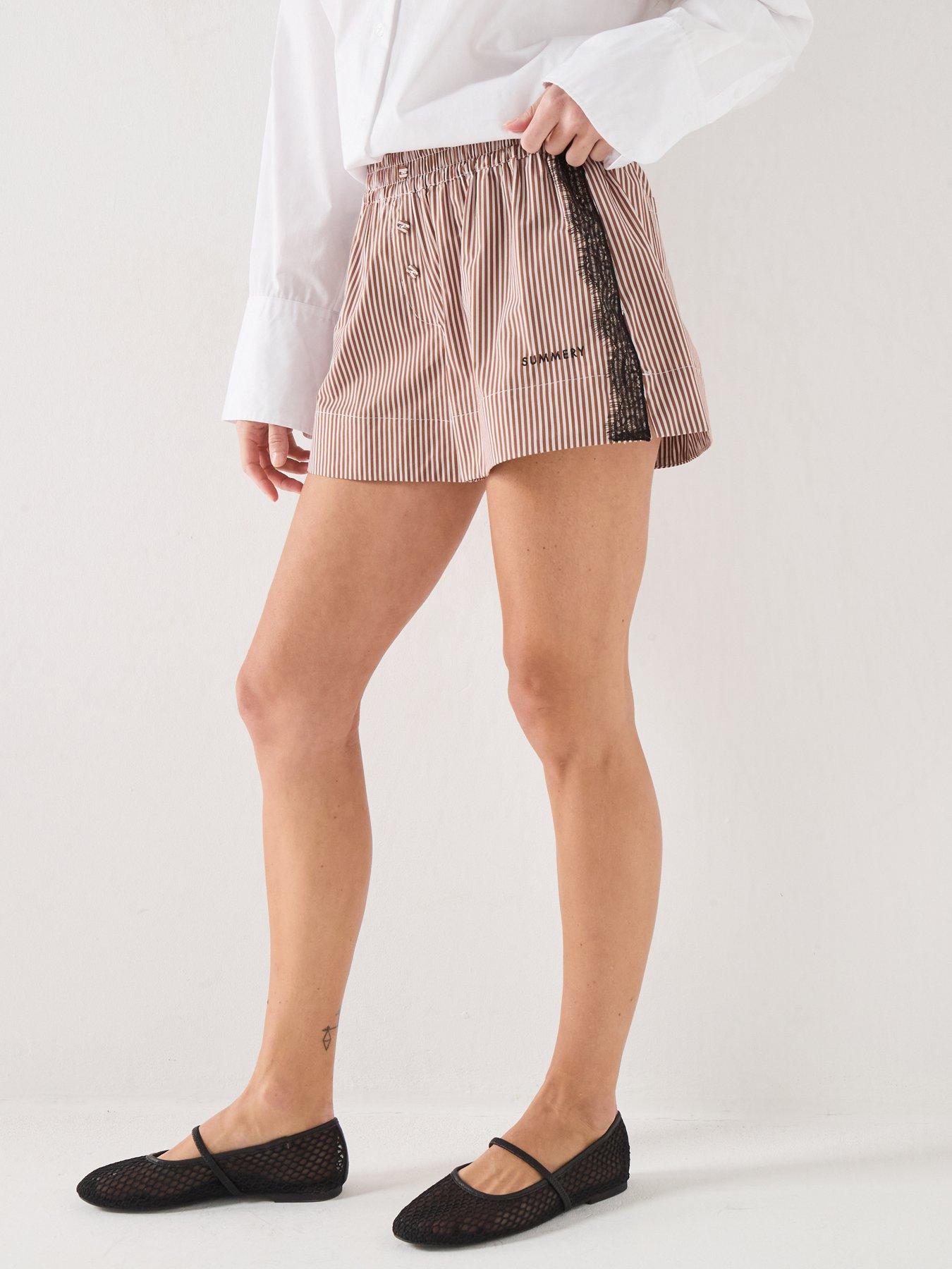 Summery Frida Lace Short