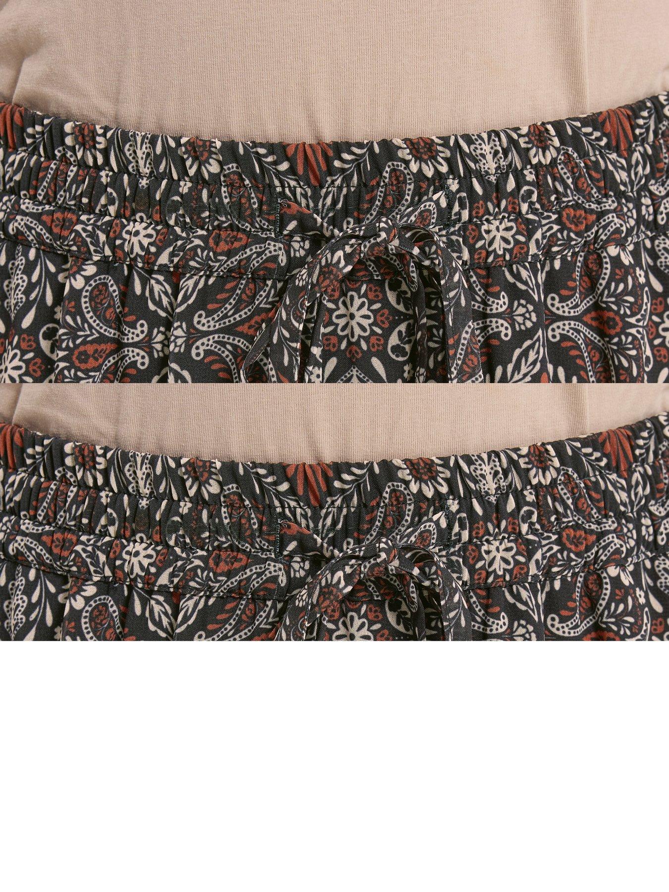 Image 4 of 5 of Long Tall Sally Boho Tie Waist Maxi Skirt - Black