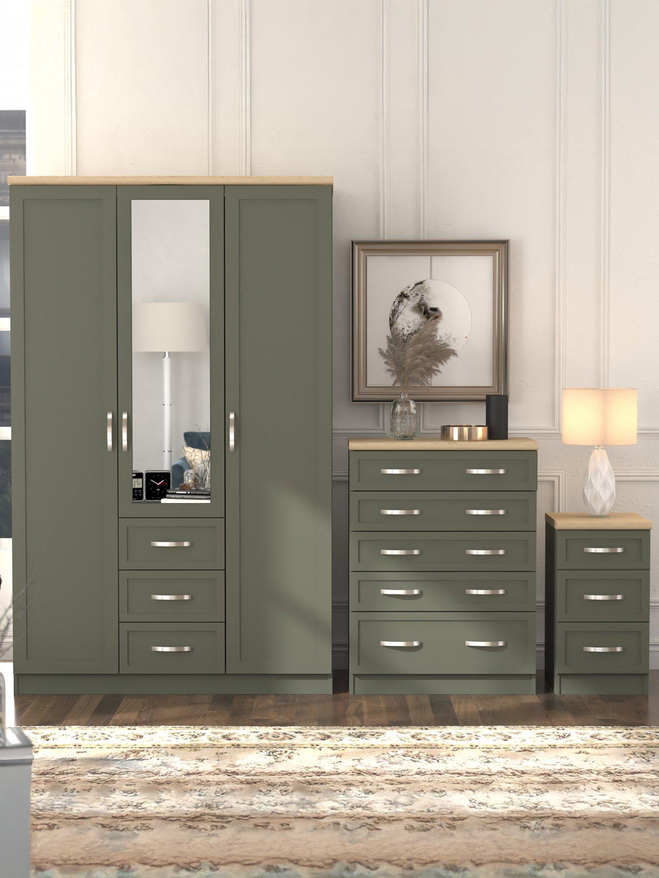 The Very Collection Camberley Pack (3 Bed,5 Drw,3 Dr Robe)