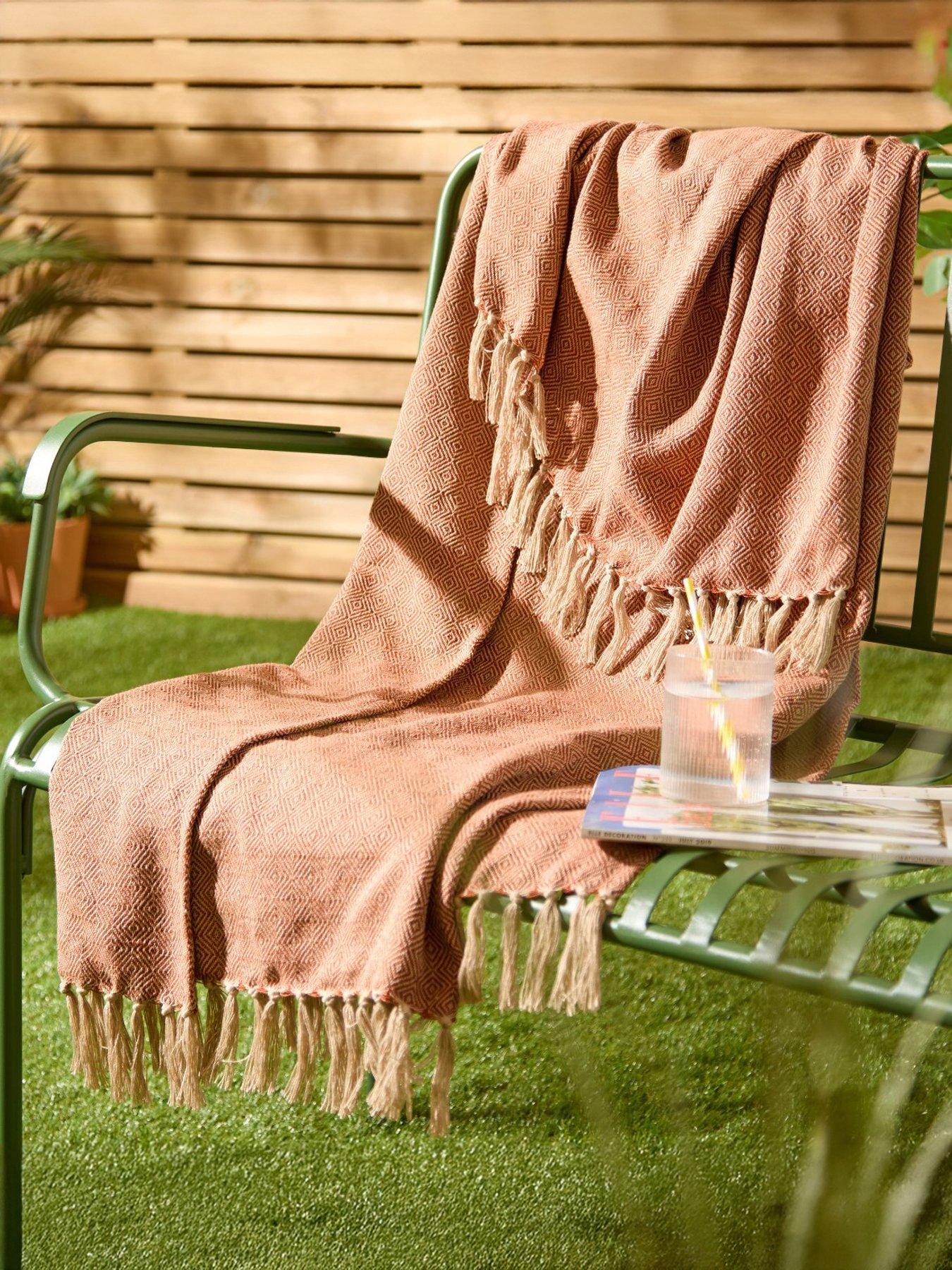 Furn Dessa 130X180 Outdoor Throw