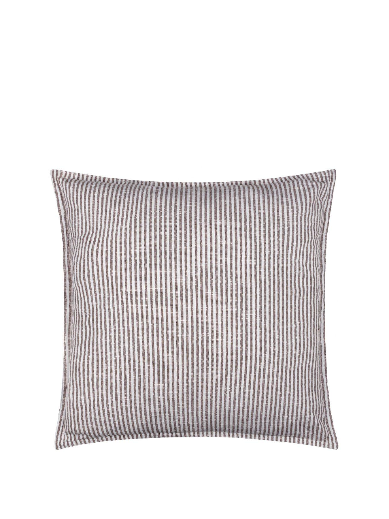 Image 2 of 6 of Yard TRURO 45X45 POLYESTER CUSHION