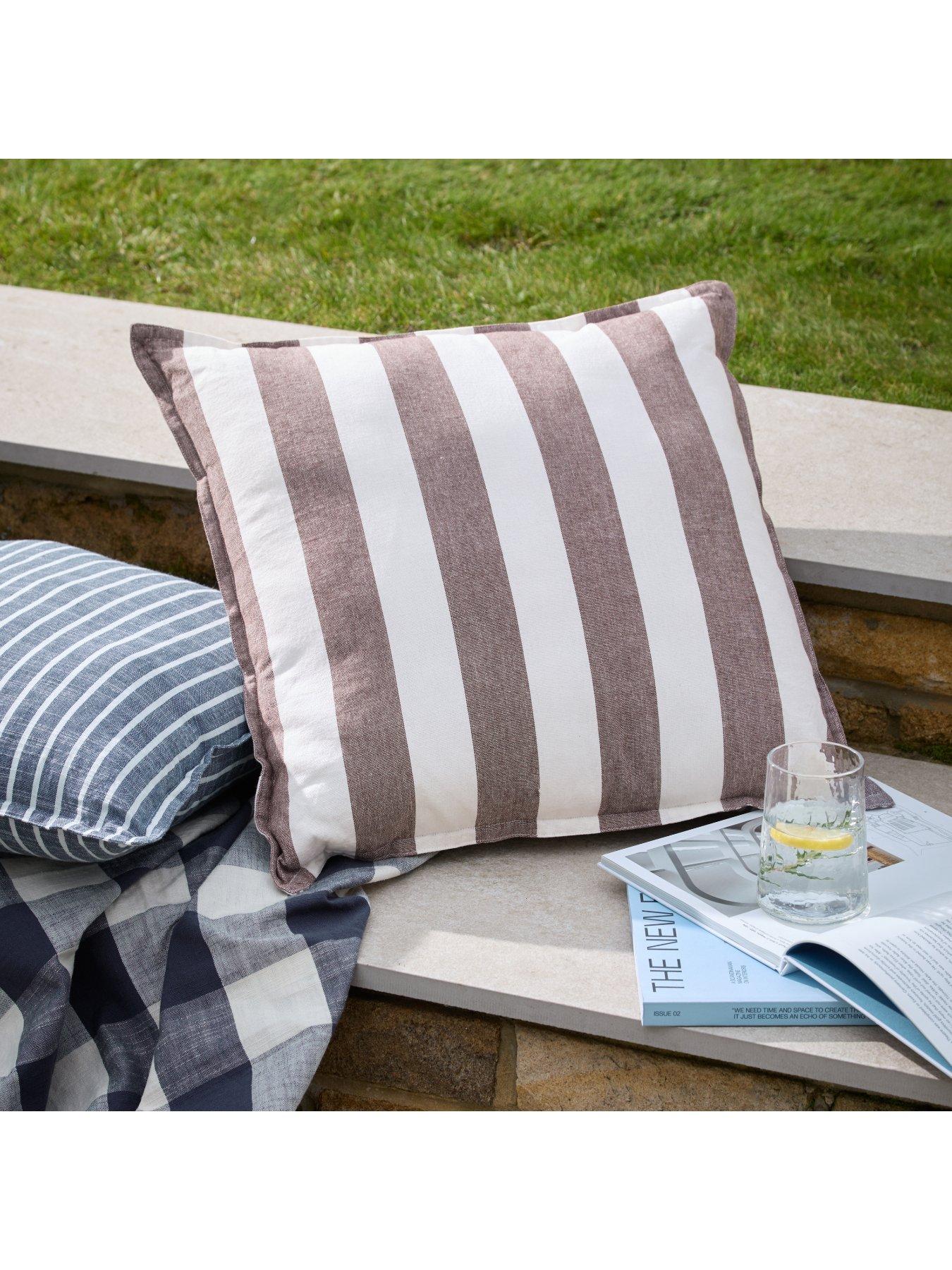 Image 5 of 7 of Yard Hayle 50X50 Outdoor Polyester Cushion