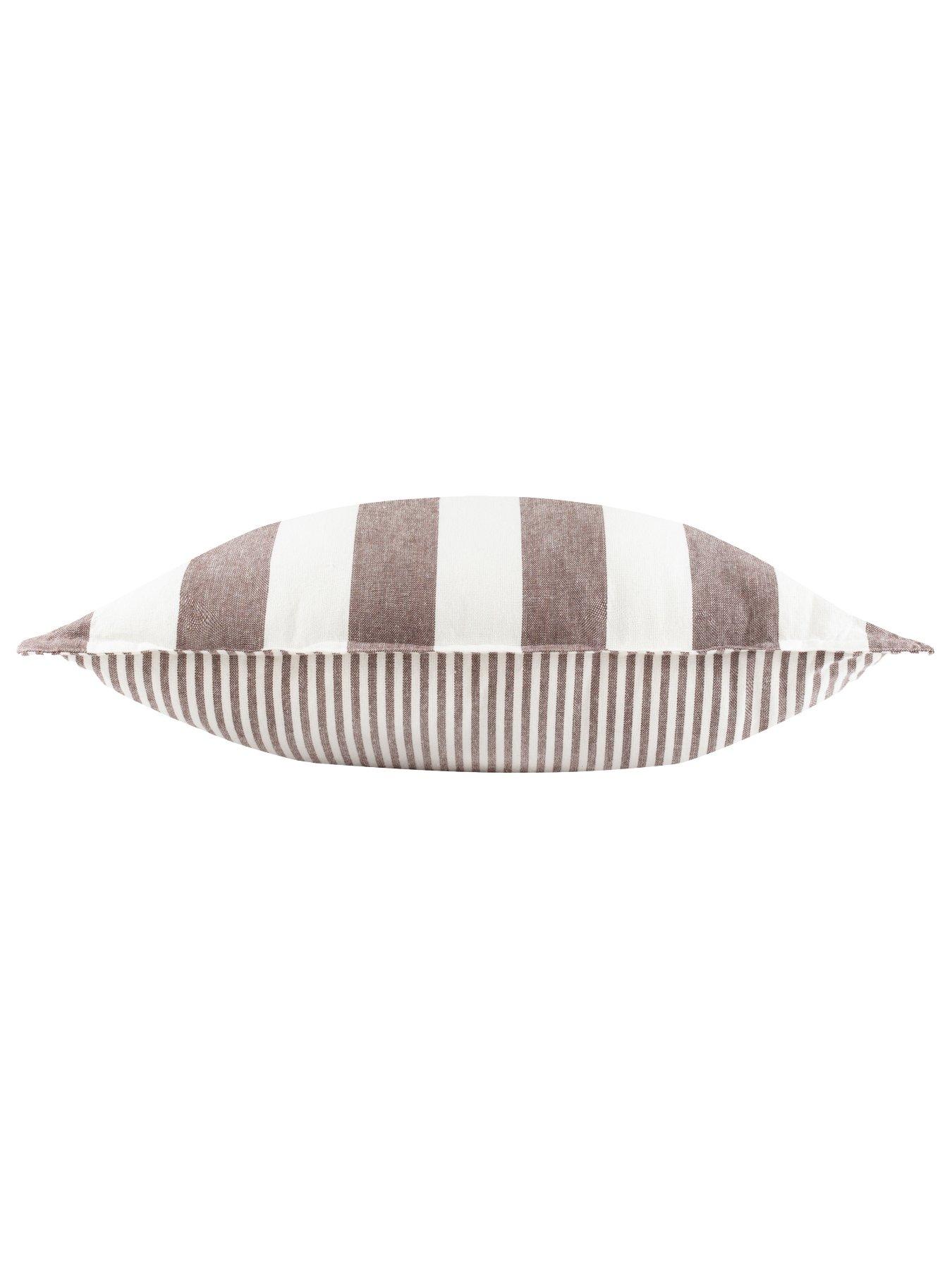 Image 7 of 7 of Yard Hayle 50X50 Outdoor Polyester Cushion