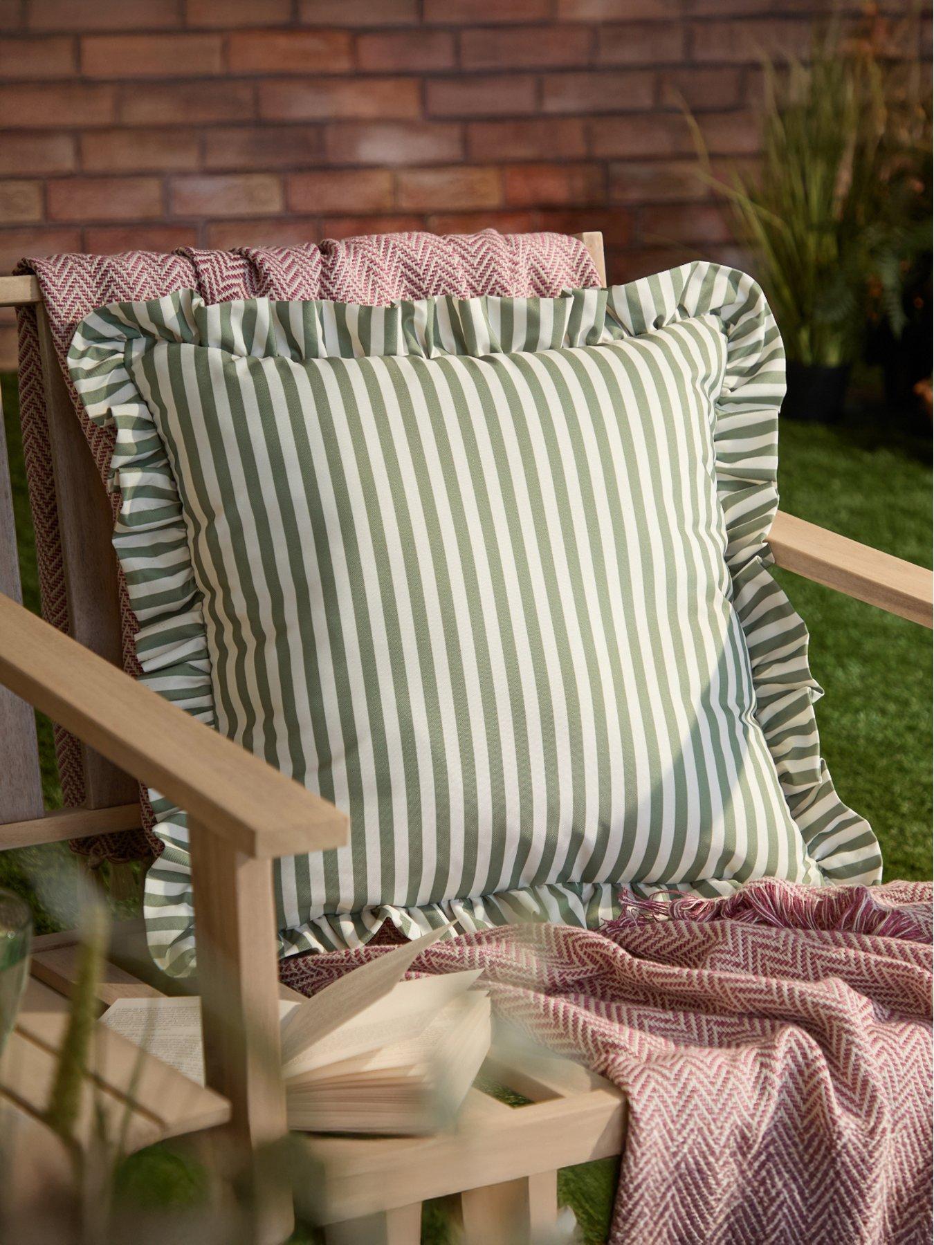 Wylder Millie Ruffle 50X50 Outdoor Polyester Cushion