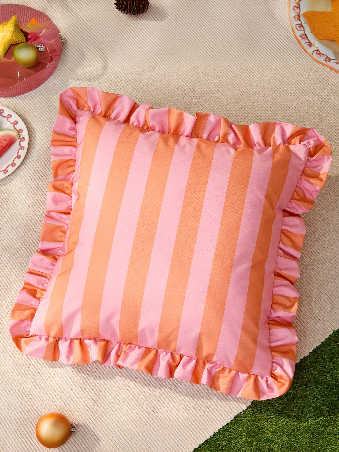 Furn Palm Royale Stripe Ruffle 50X50 Outdoor Polyester Cushion